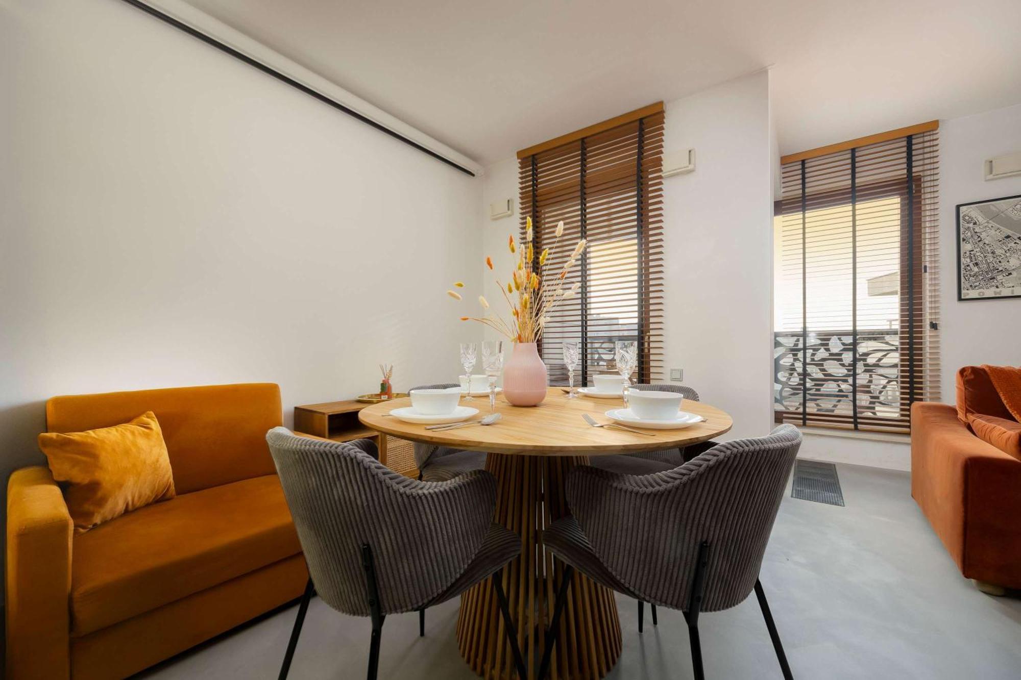 Apartamento Air Conditioned In Close To The River With Parking And Desk By Renters
