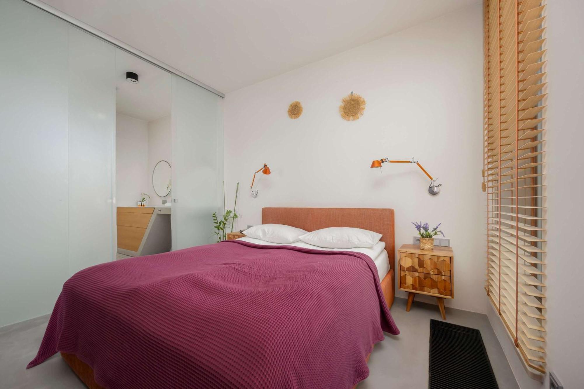 Air Conditioned In Close To The River With Parking And Desk By Renters * Varsóvia