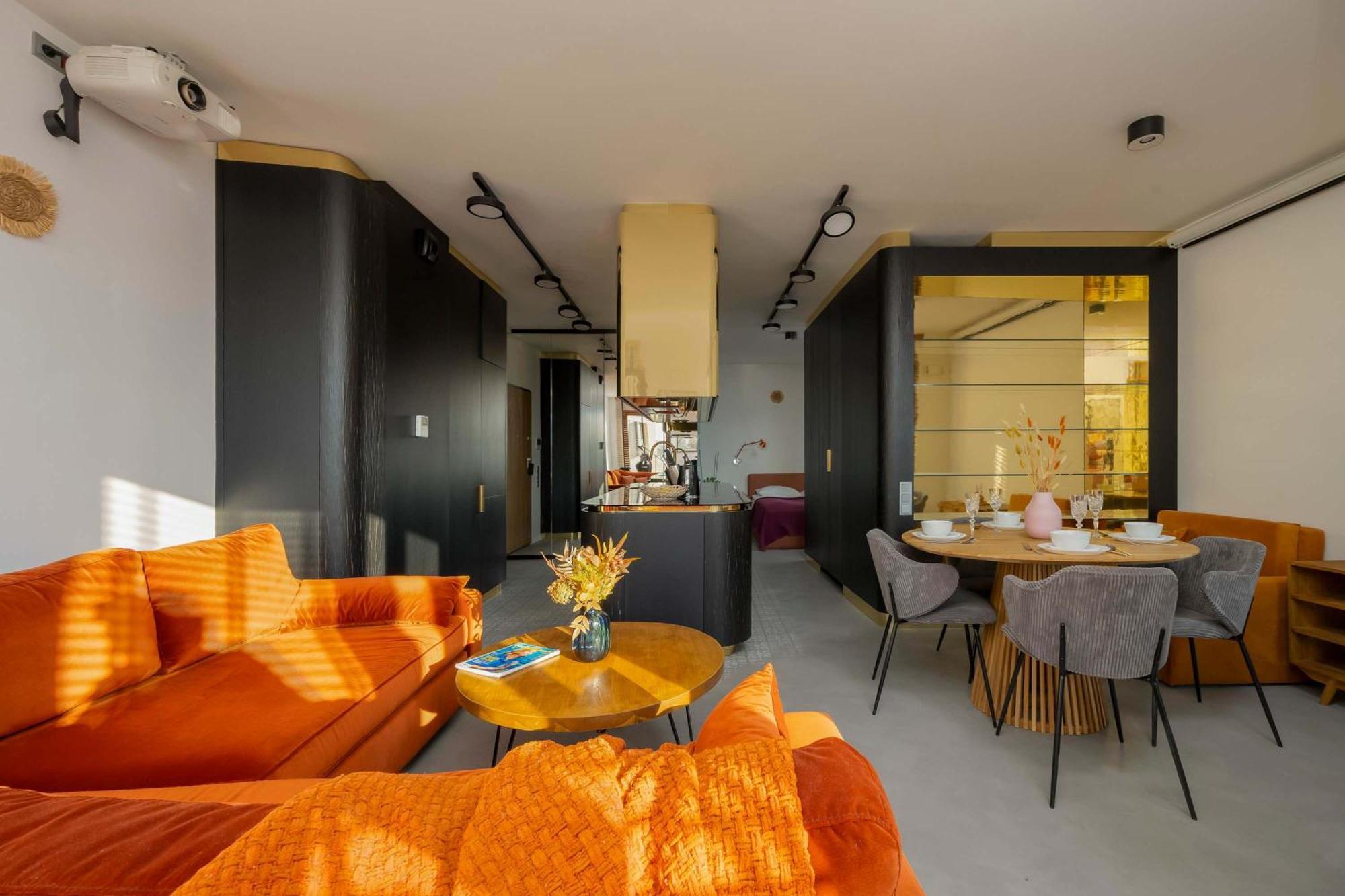 Air Conditioned In Close To The River With Parking And Desk By Renters Varsóvia