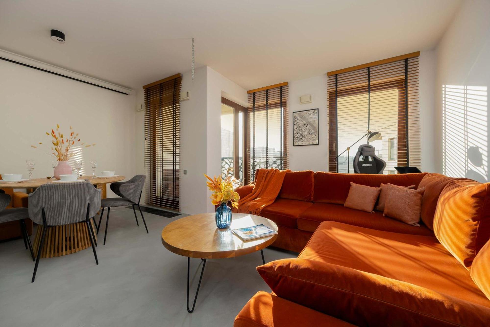 Air Conditioned In Close To The River With Parking And Desk By Renters Apartamento *