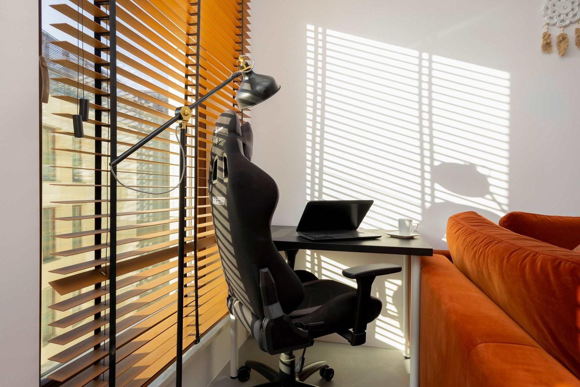 Air Conditioned In Close To The River With Parking And Desk By Renters Varsóvia