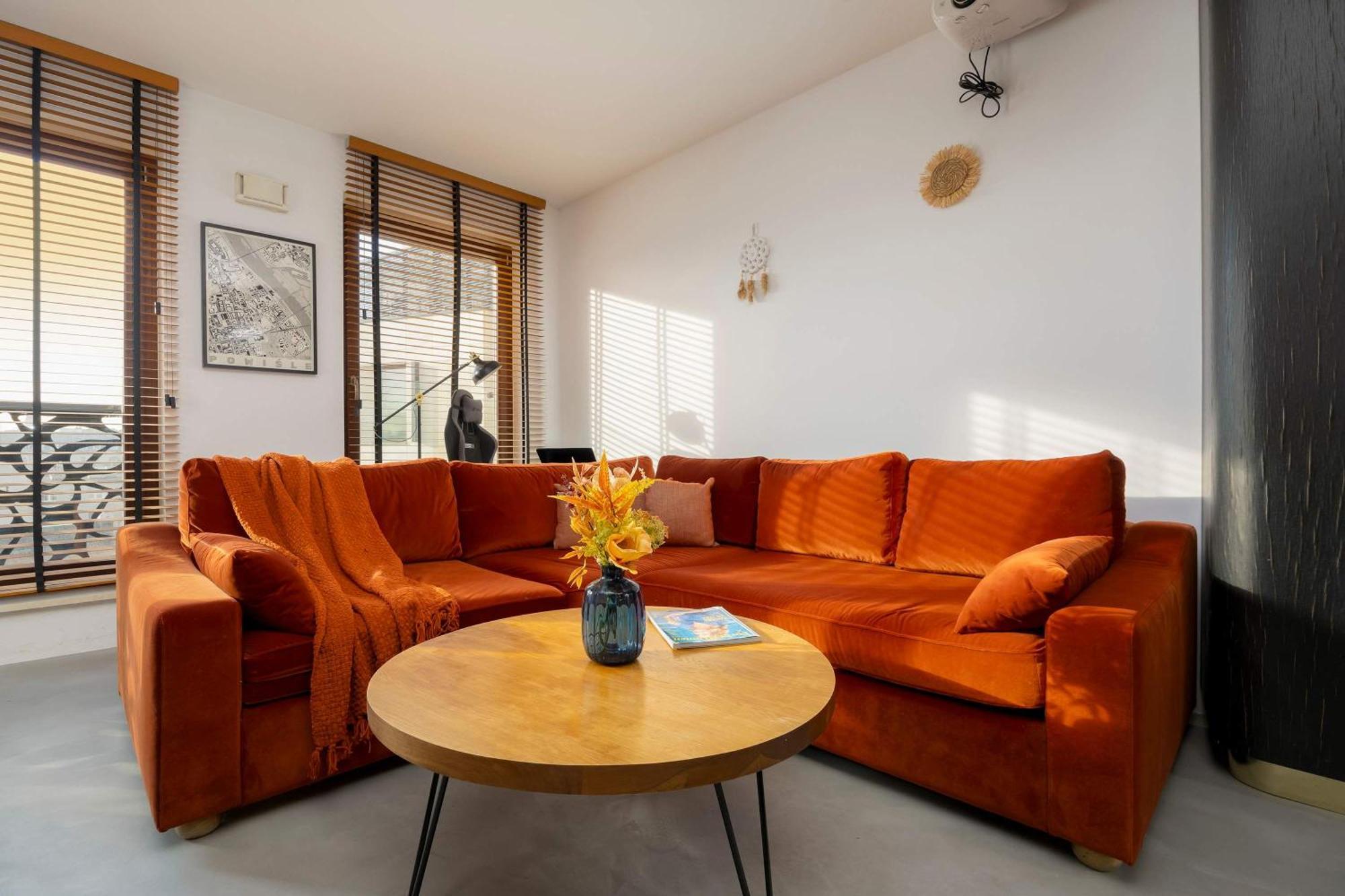 Air Conditioned In Close To The River With Parking And Desk By Renters * Varsóvia