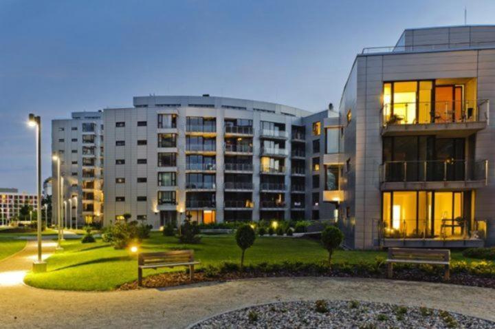 Homecomfort Adonis Apartment *