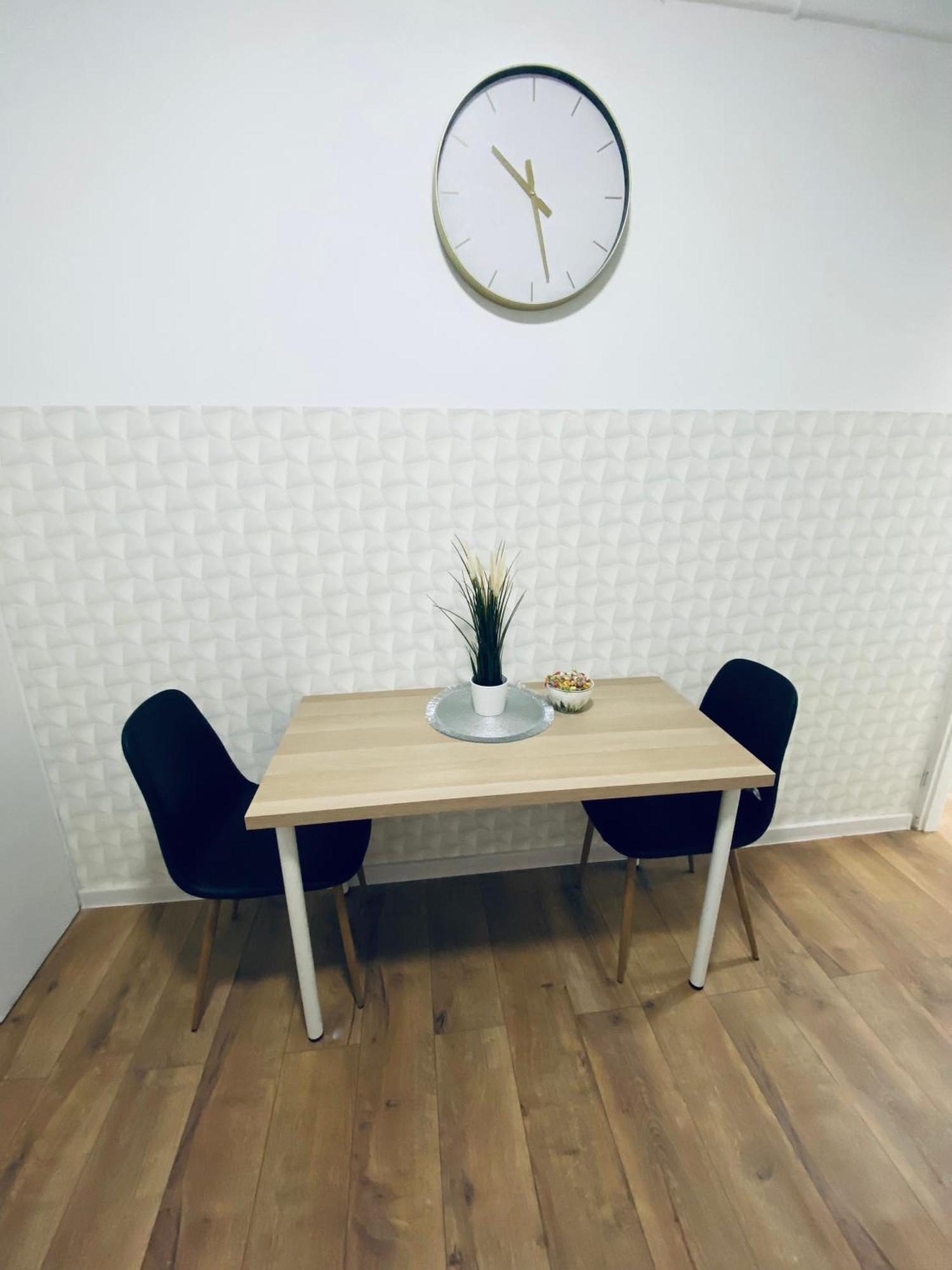 Hostel Clicktheflat Wola Warsaw