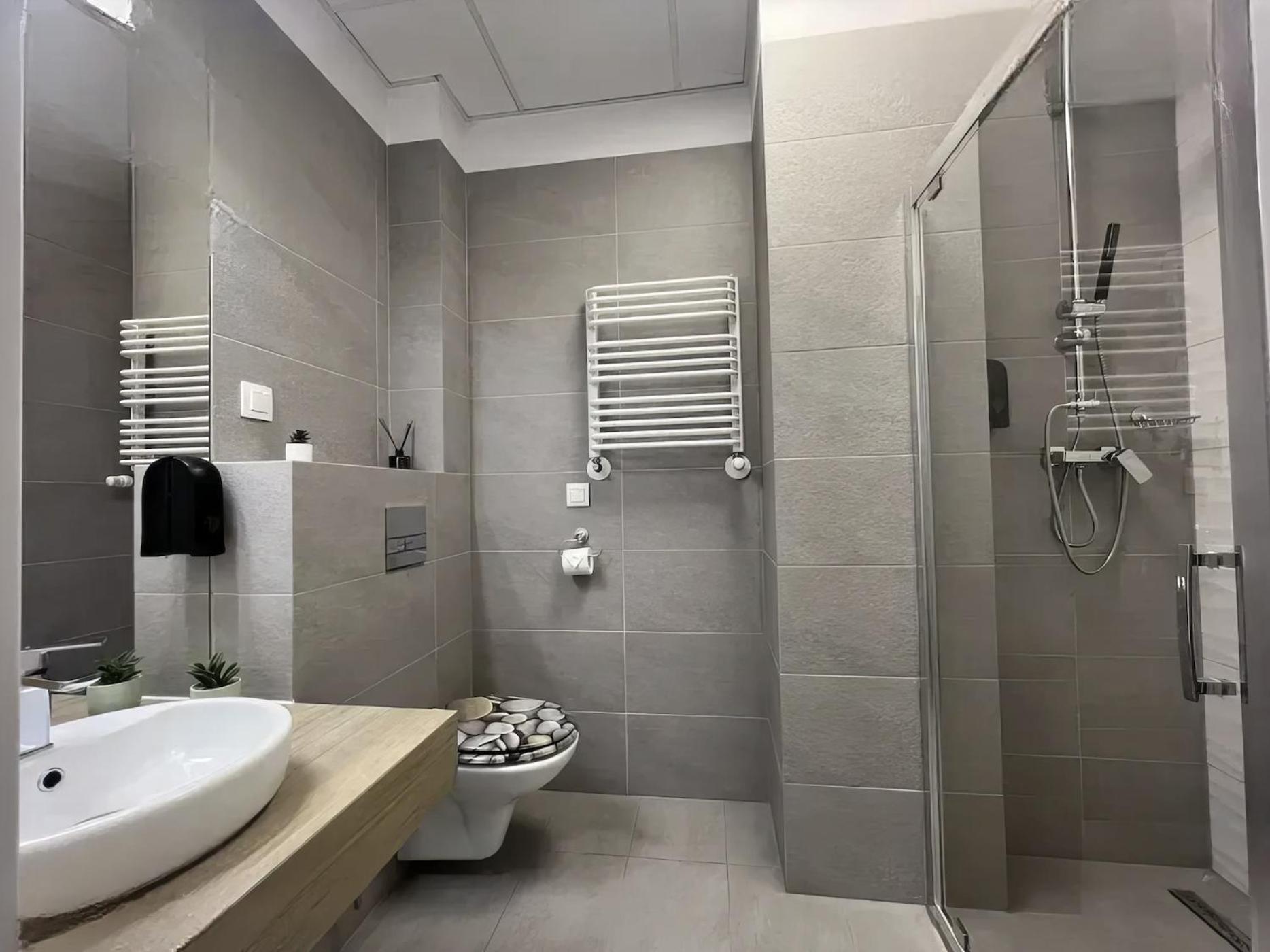 Fastate Apartment