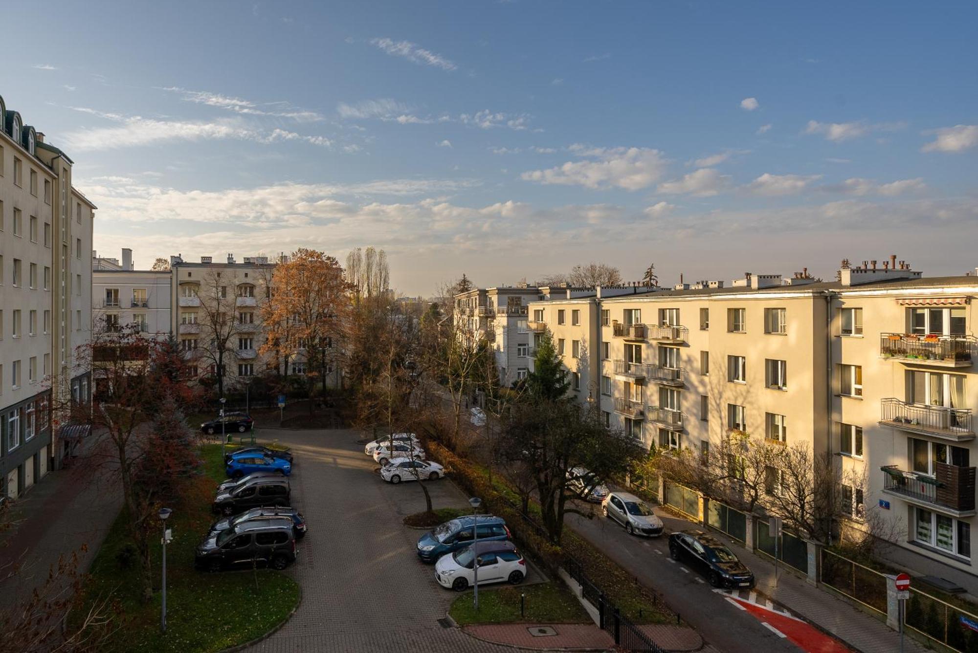 Kozmiana - Workspace, Bus&park Nearby - By Rentujemy