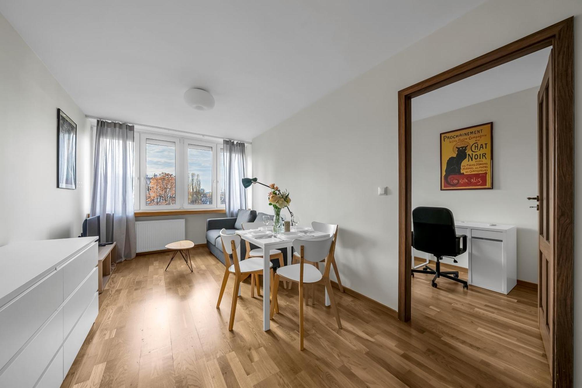 Kozmiana - Workspace, Bus&park Nearby - By Rentujemy *