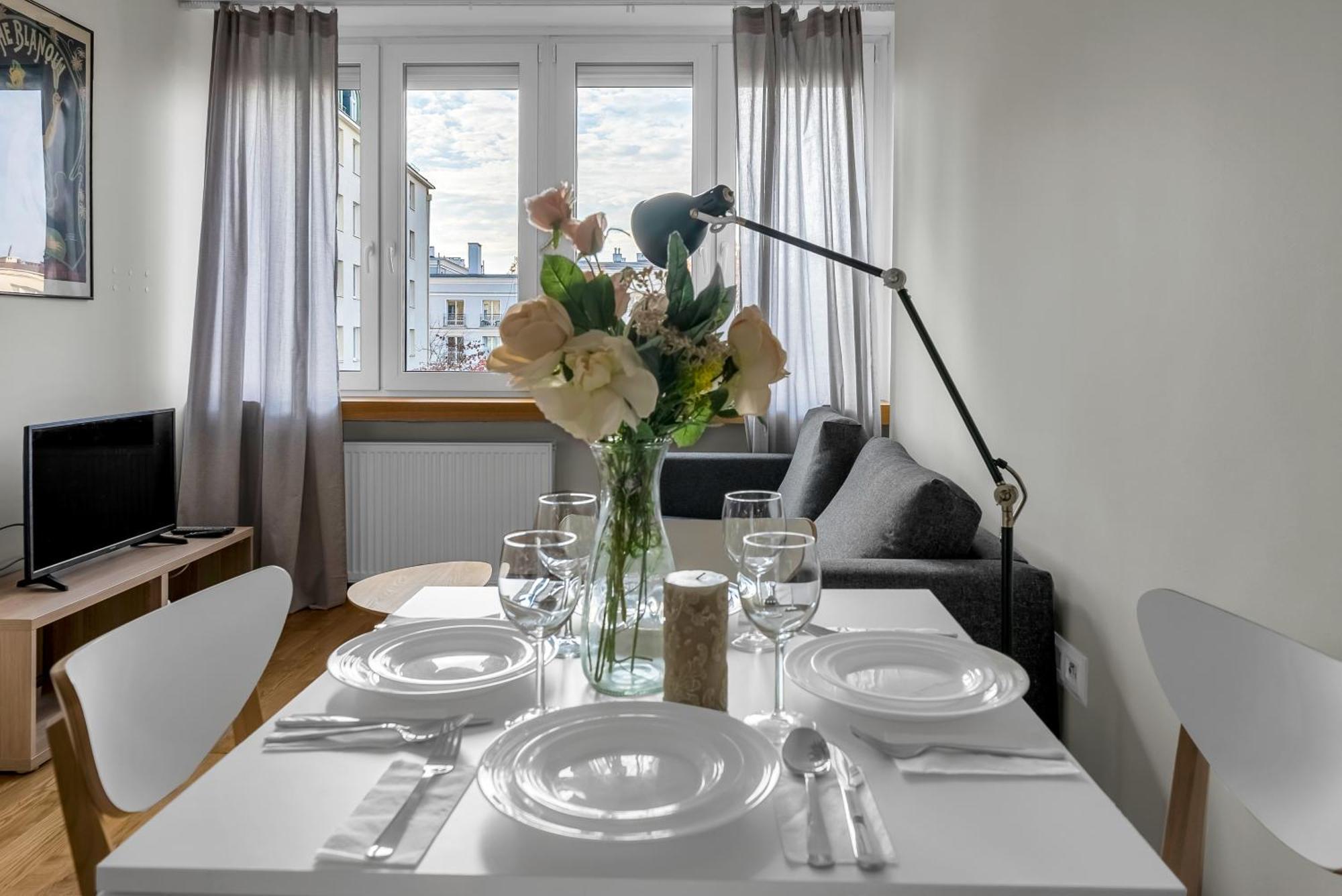 Kozmiana - Workspace, Bus&park Nearby - By Rentujemy