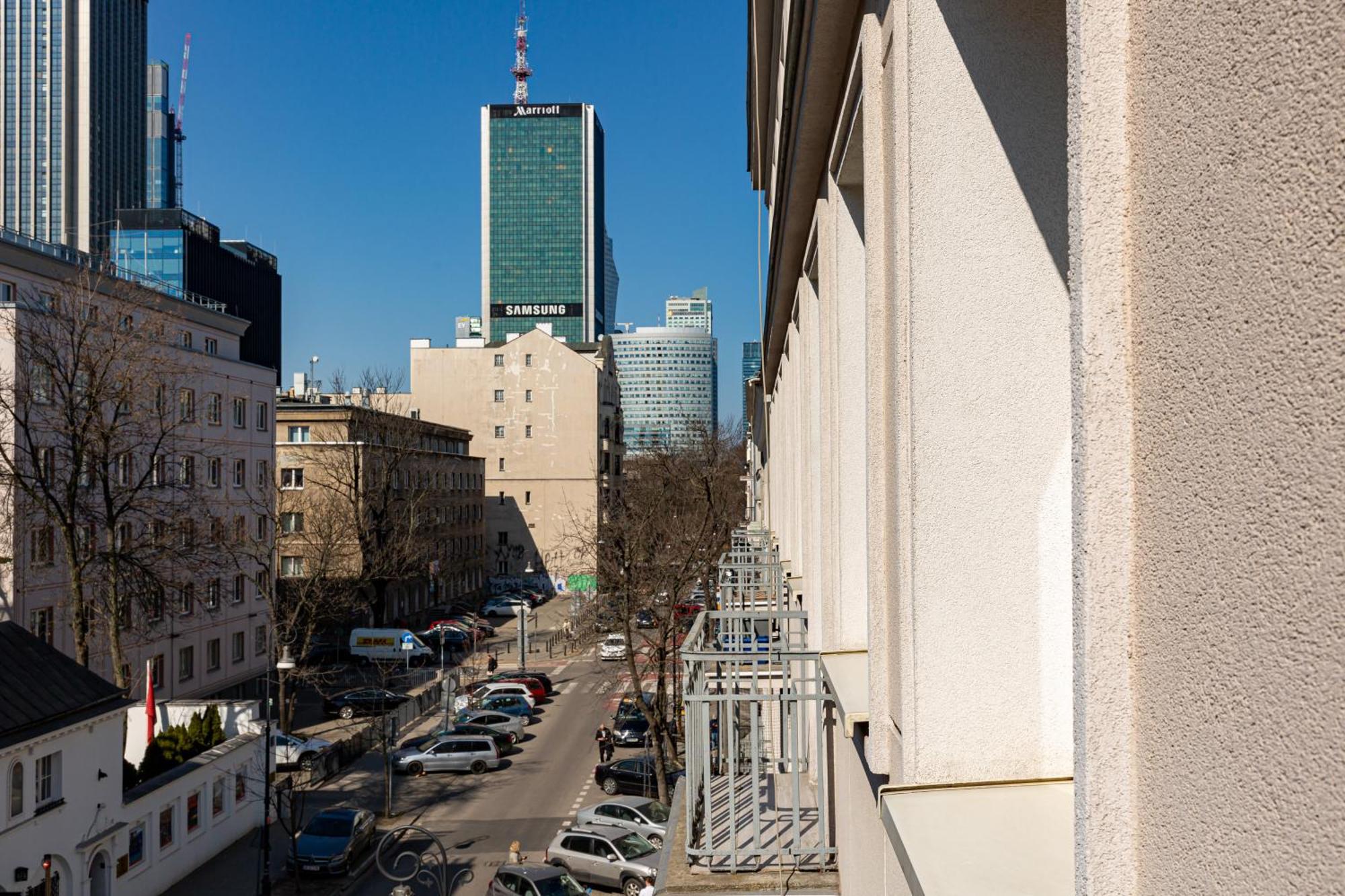 Apartment Emilii Plater By Renters Warsaw