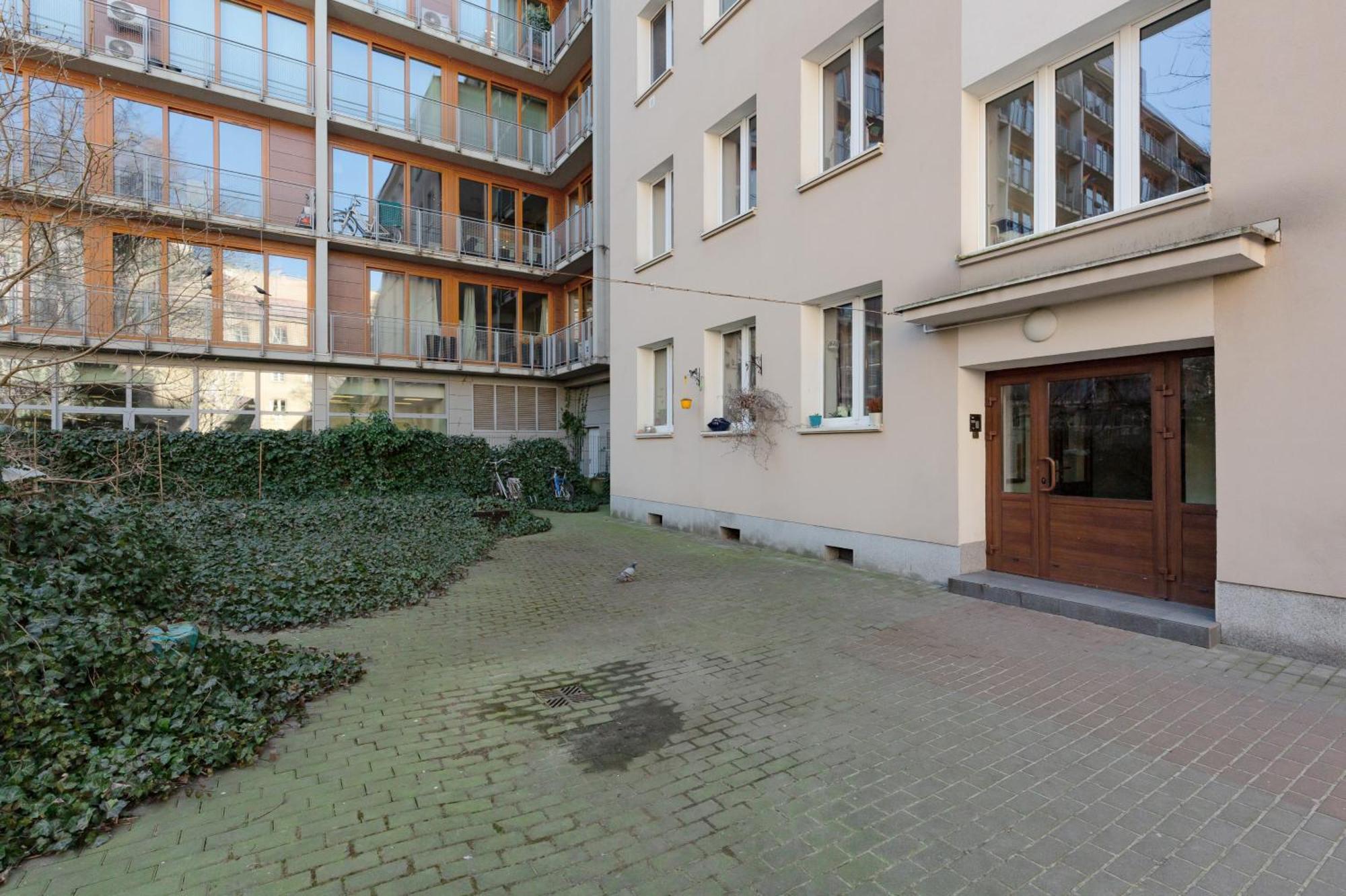 Emilii Plater By Renters *