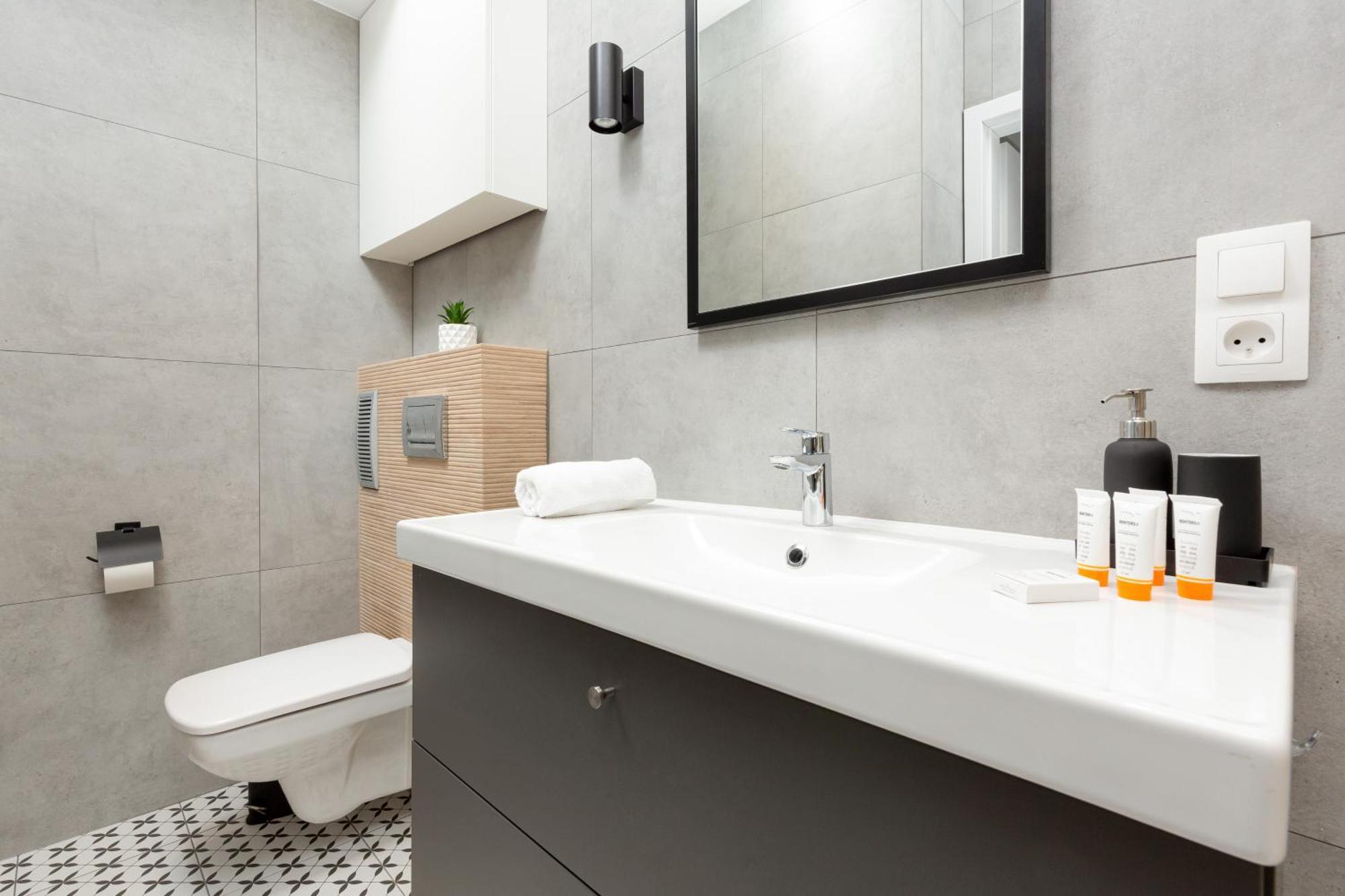 Emilii Plater By Renters