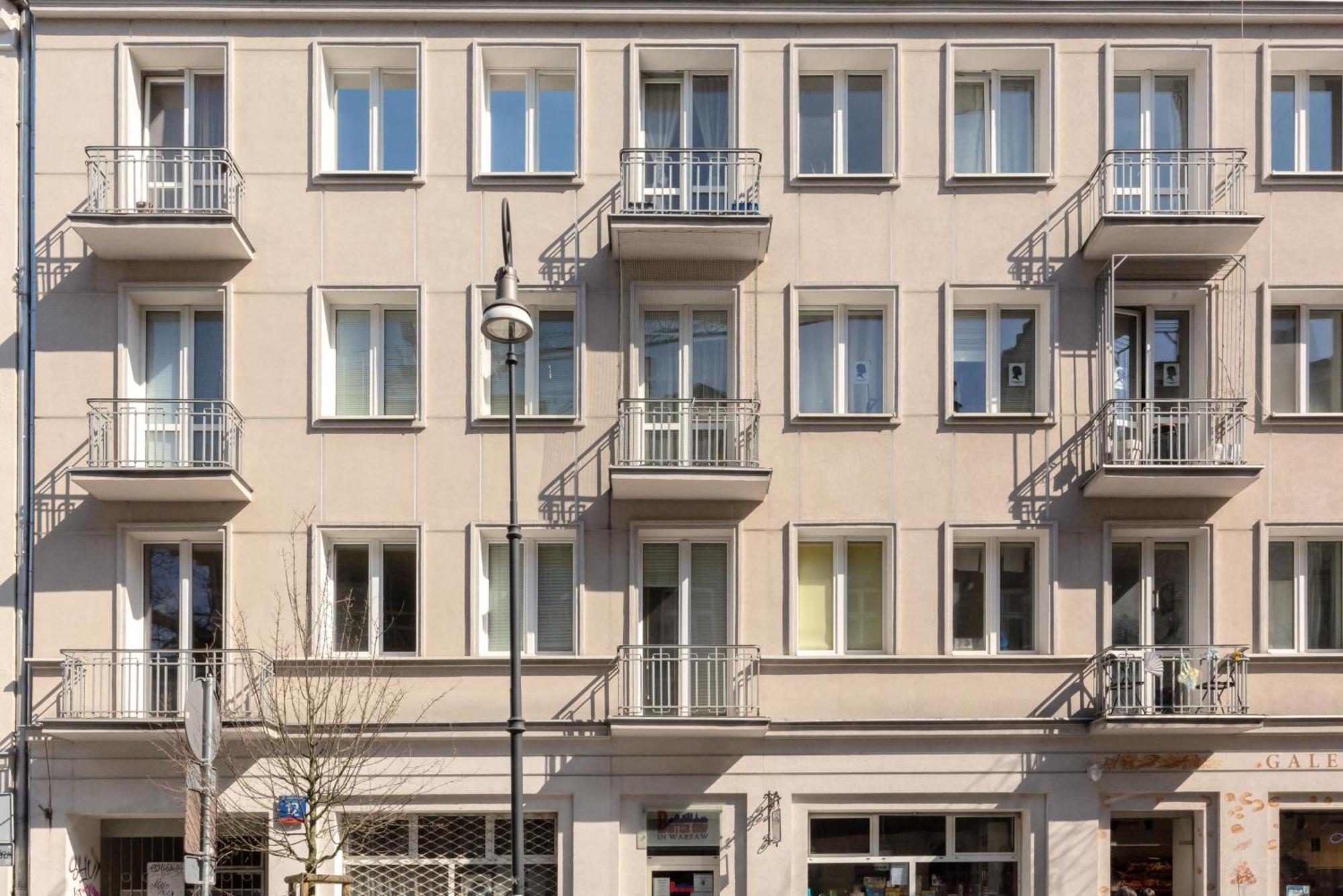 Emilii Plater By Renters *