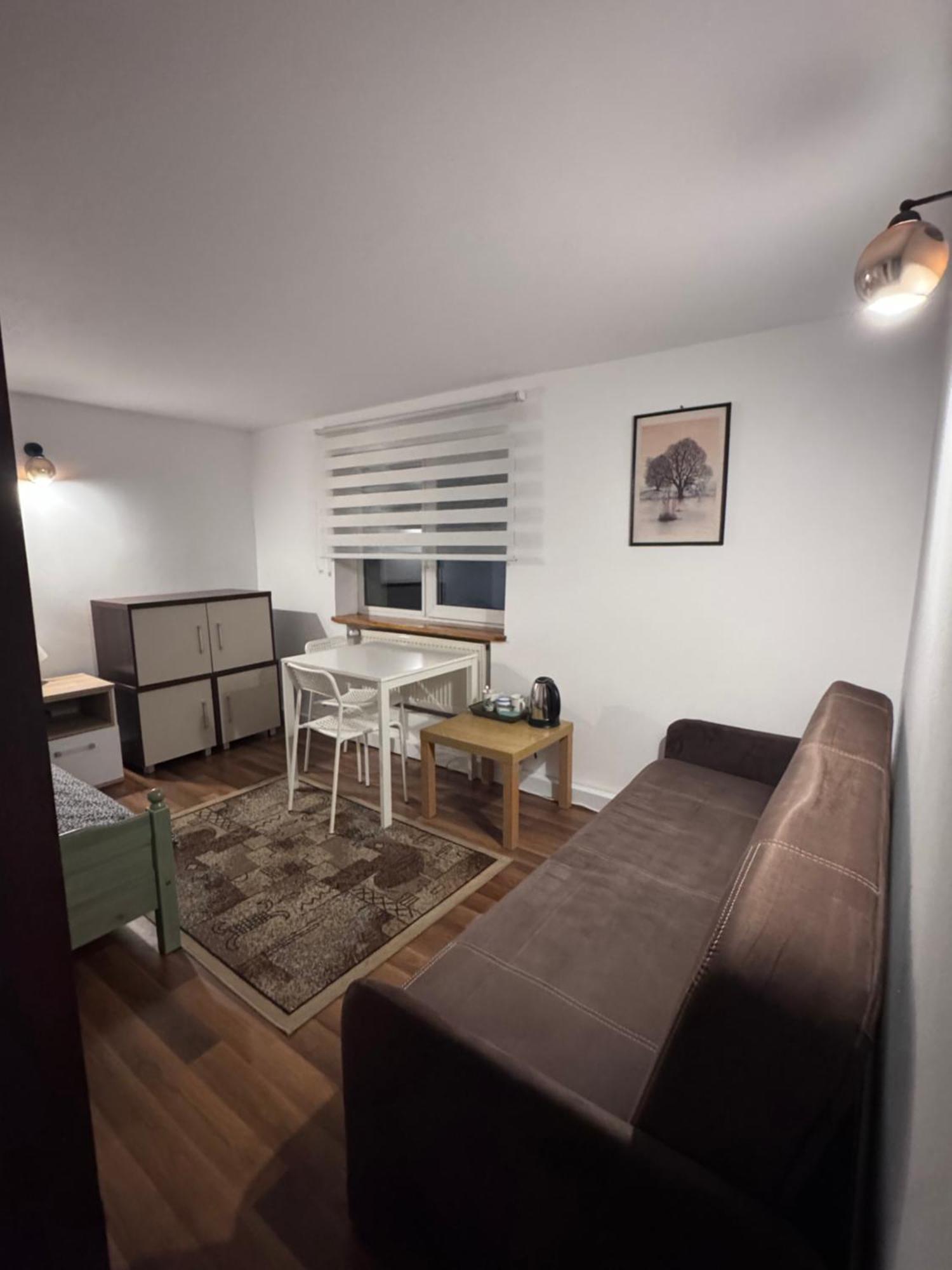 Na Zaciszu - Metro Zacisze Guest house