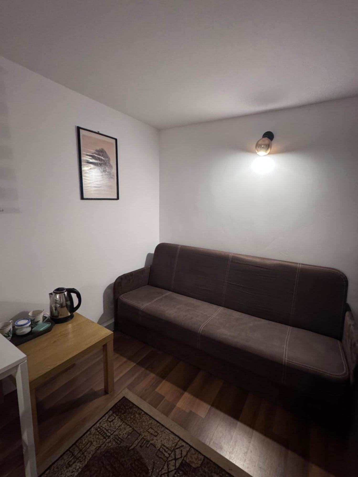 Guest house Na Zaciszu - Metro Zacisze