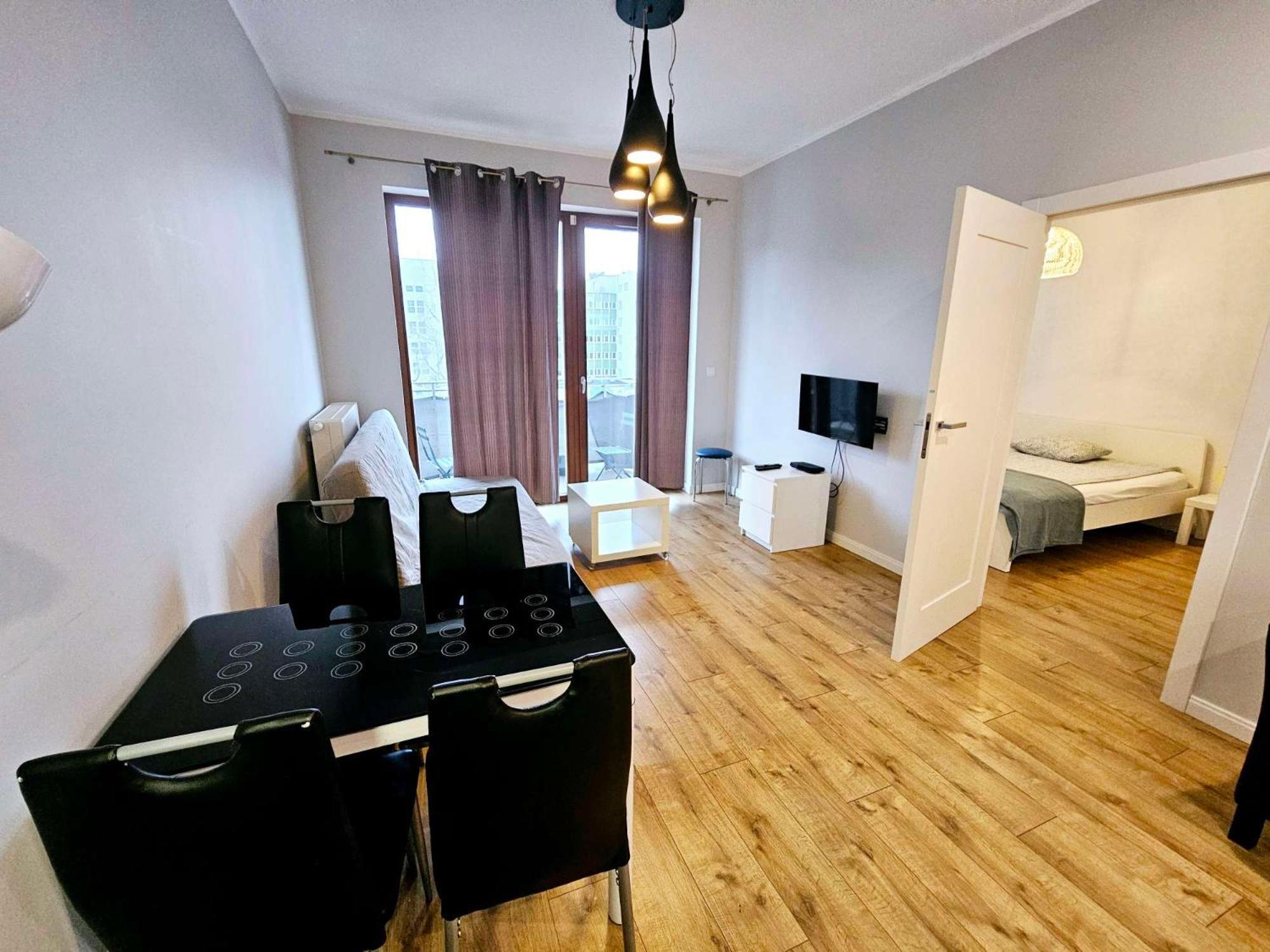 First -- Zoliborz 4 * Varsóvia