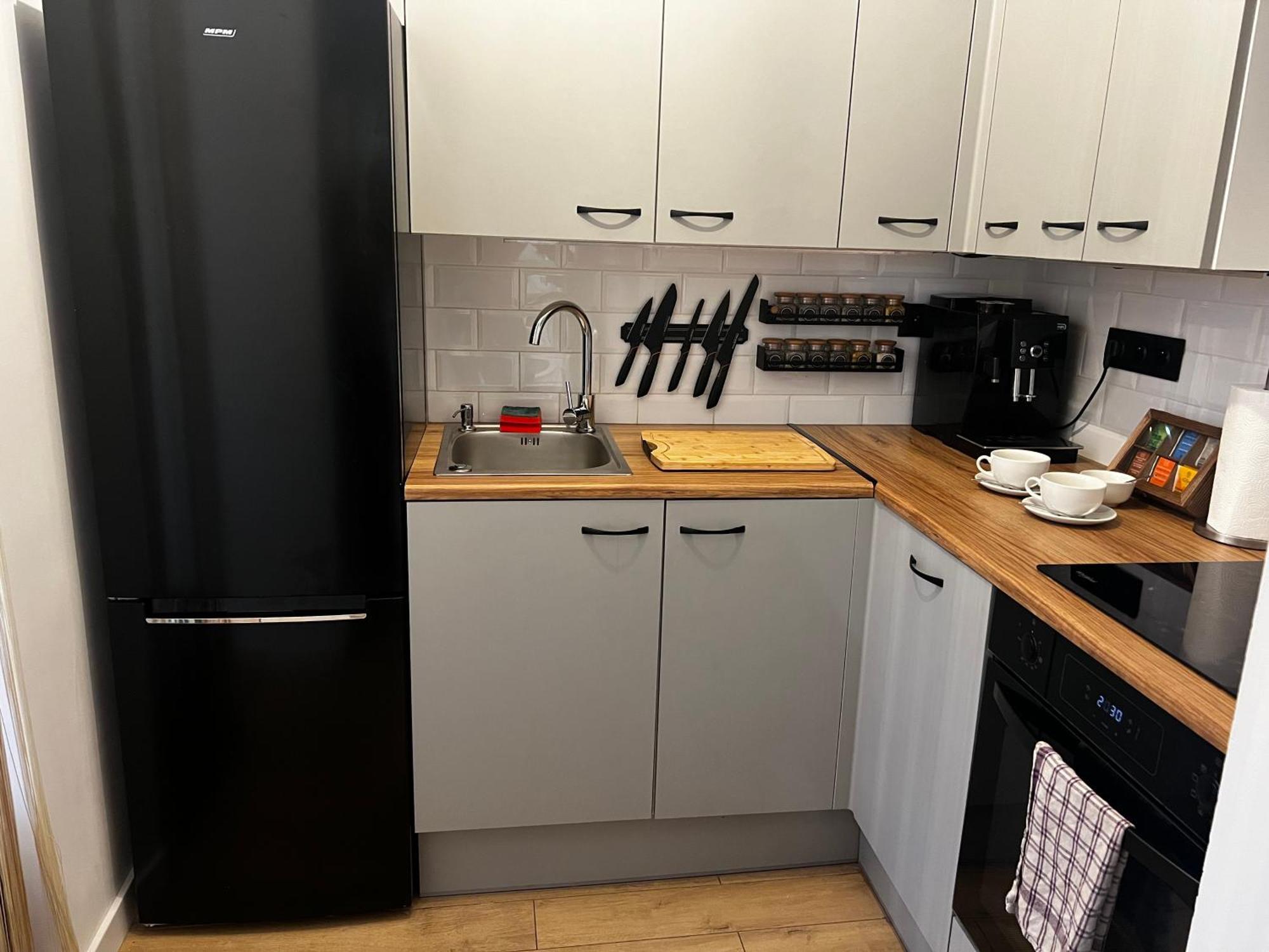 Metro Raclawicka 2-room Premium *