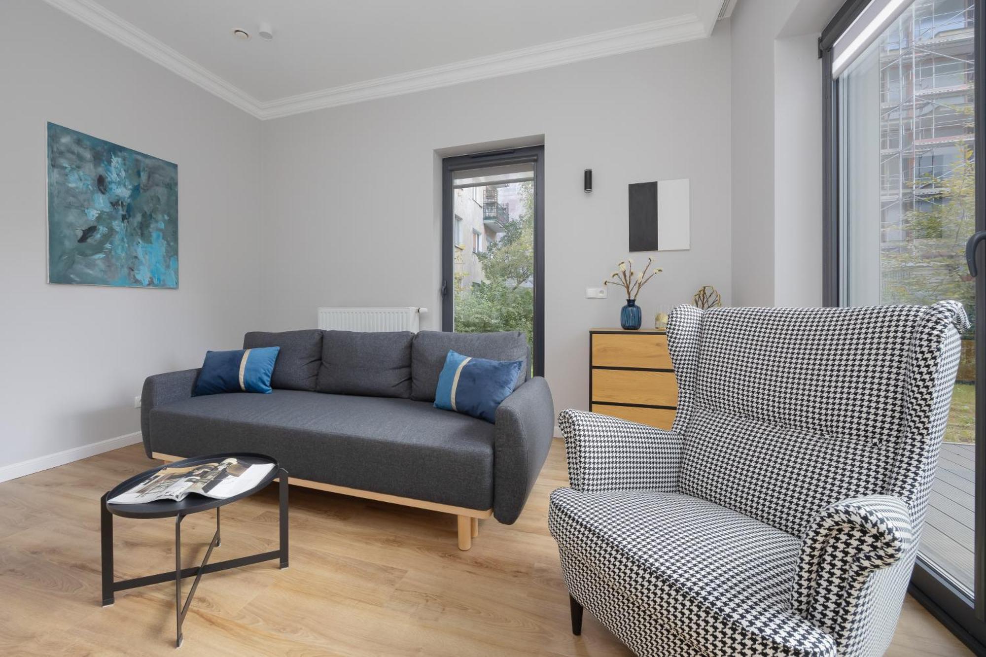 Air Conditioned With Furnished Garden In Center By Renters Prestige Apartamento *