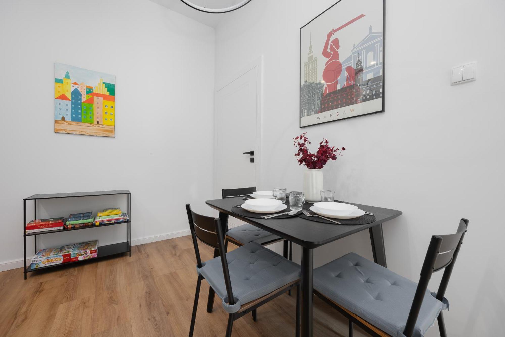 Air Conditioned With Furnished Garden In Center By Renters Prestige *