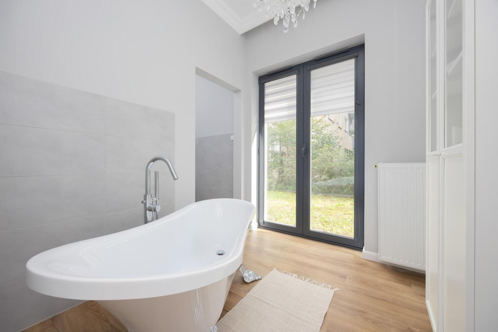 Air Conditioned With Furnished Garden In Center By Renters Prestige Apartamento