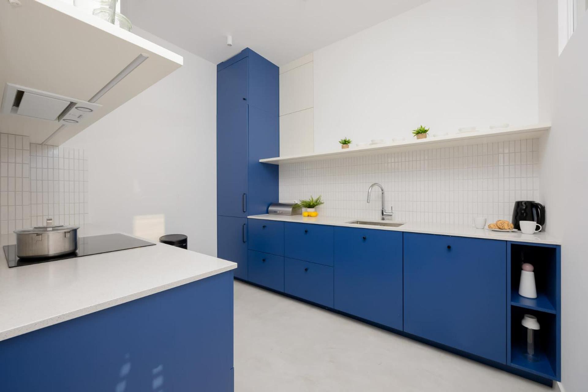 Modern Remote Work In The Centre By Renters Apartment