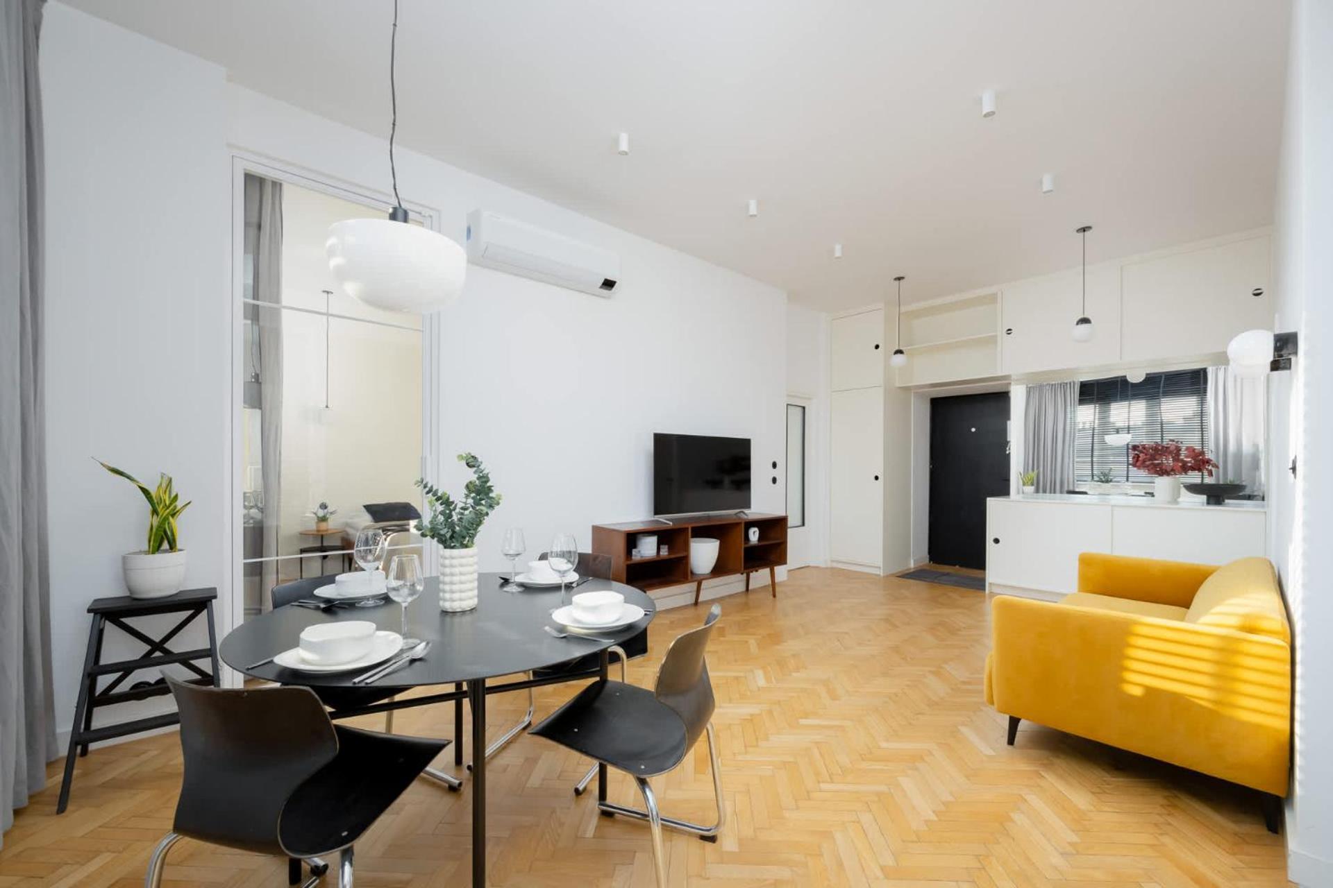 Modern Remote Work In The Centre By Renters Apartment Warsaw
