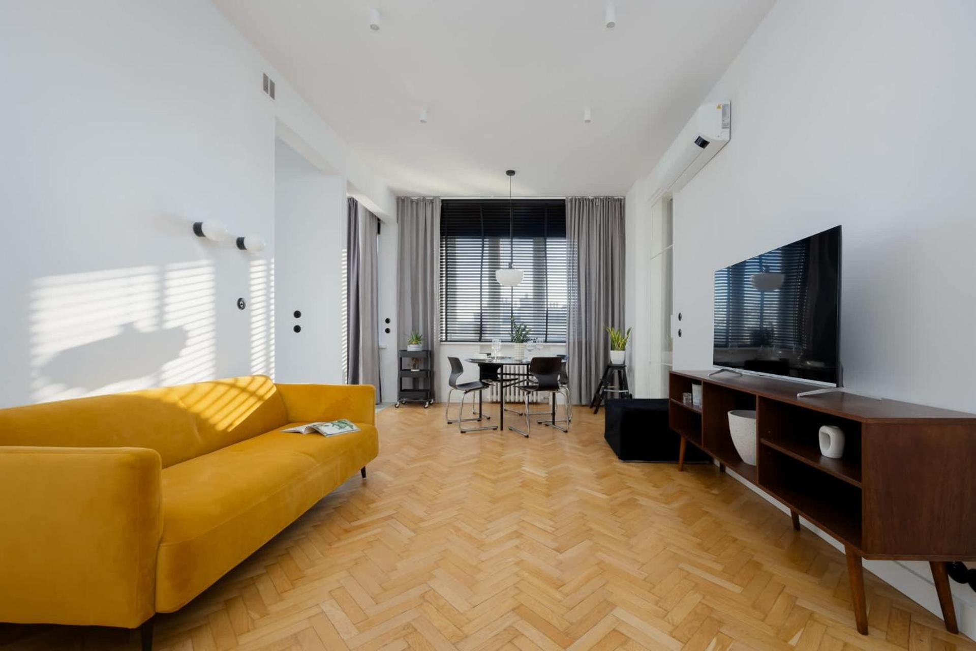 Modern Remote Work In The Centre By Renters * Warsaw
