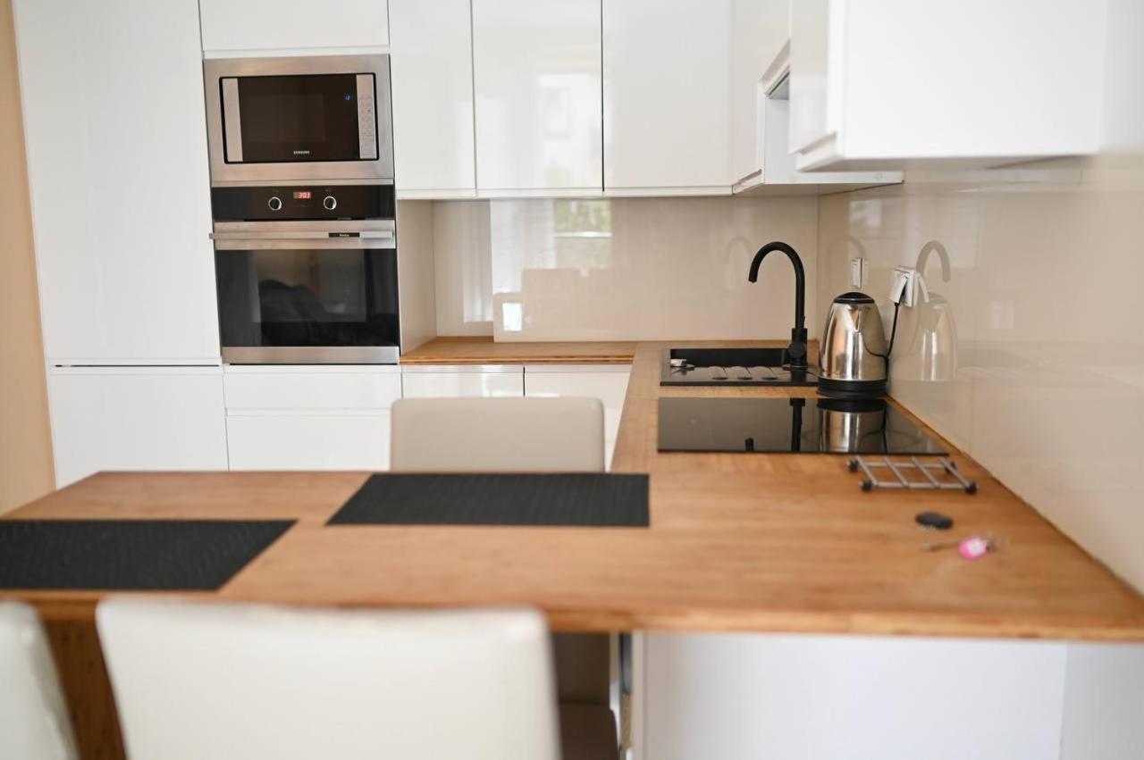 Przy Metro Kondratowicza Apartment Warsaw