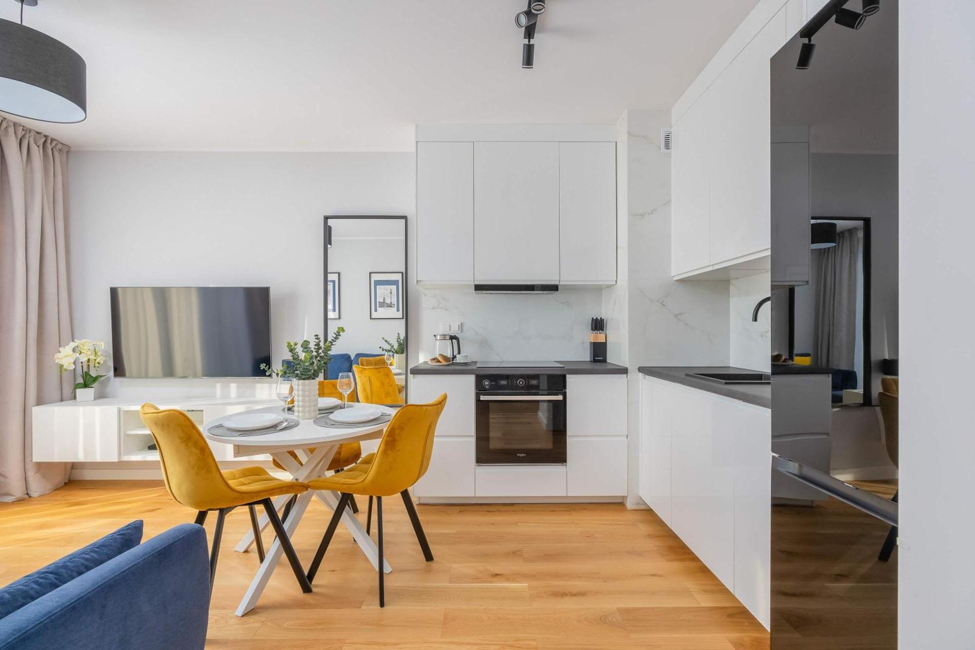Apartamento Elegant In With Parking And Desk For Remote Work By Renters