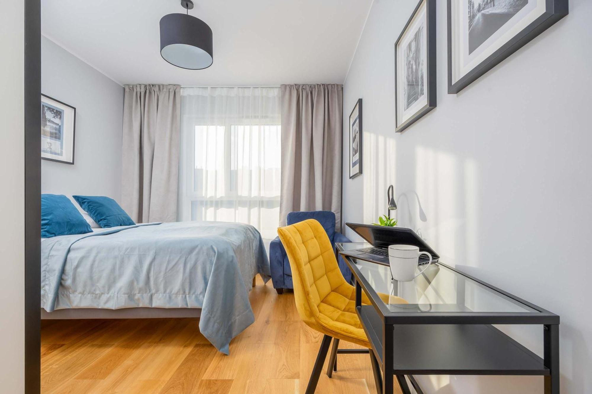 Elegant In With Parking And Desk For Remote Work By Renters Apartamento Varsóvia