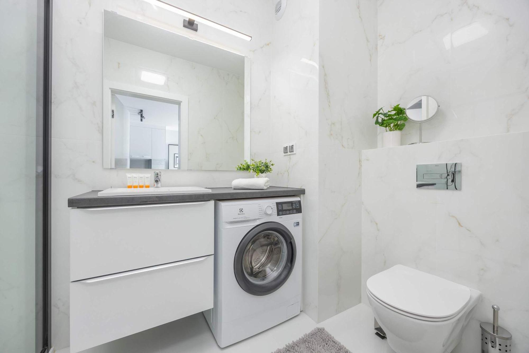 Elegant In With Parking And Desk For Remote Work By Renters * Varsóvia