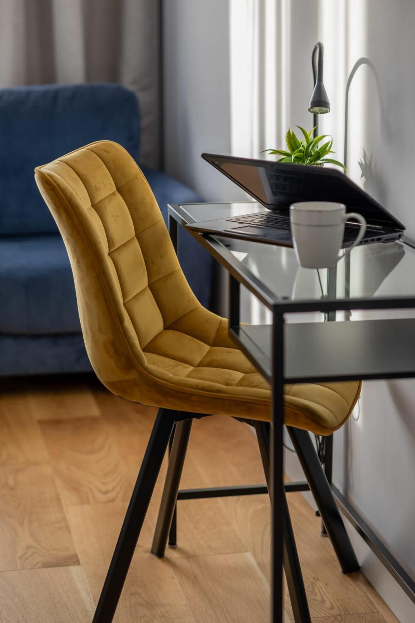 Elegant In With Parking And Desk For Remote Work By Renters Apartamento
