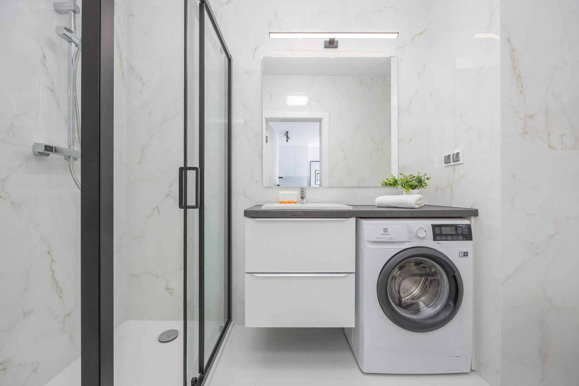 Apartamento Elegant In With Parking And Desk For Remote Work By Renters Varsóvia