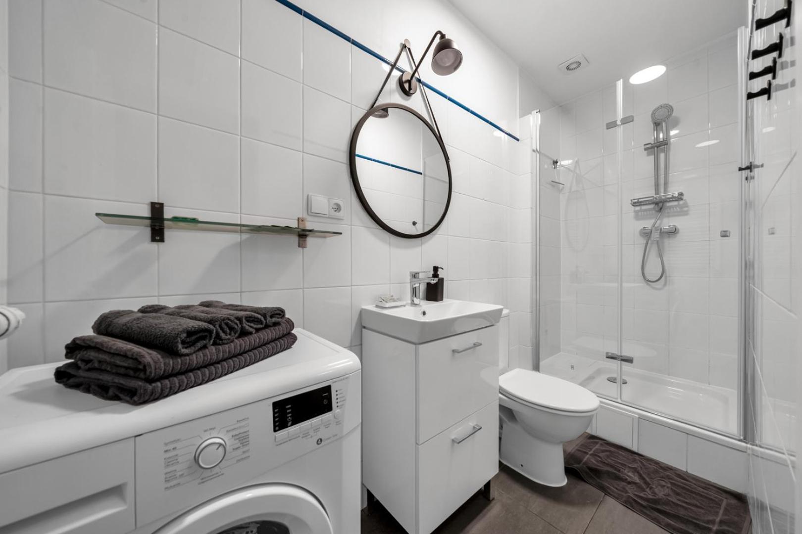 Centre Apartment- Location, Park&metro - By Rentujemy Apartment *