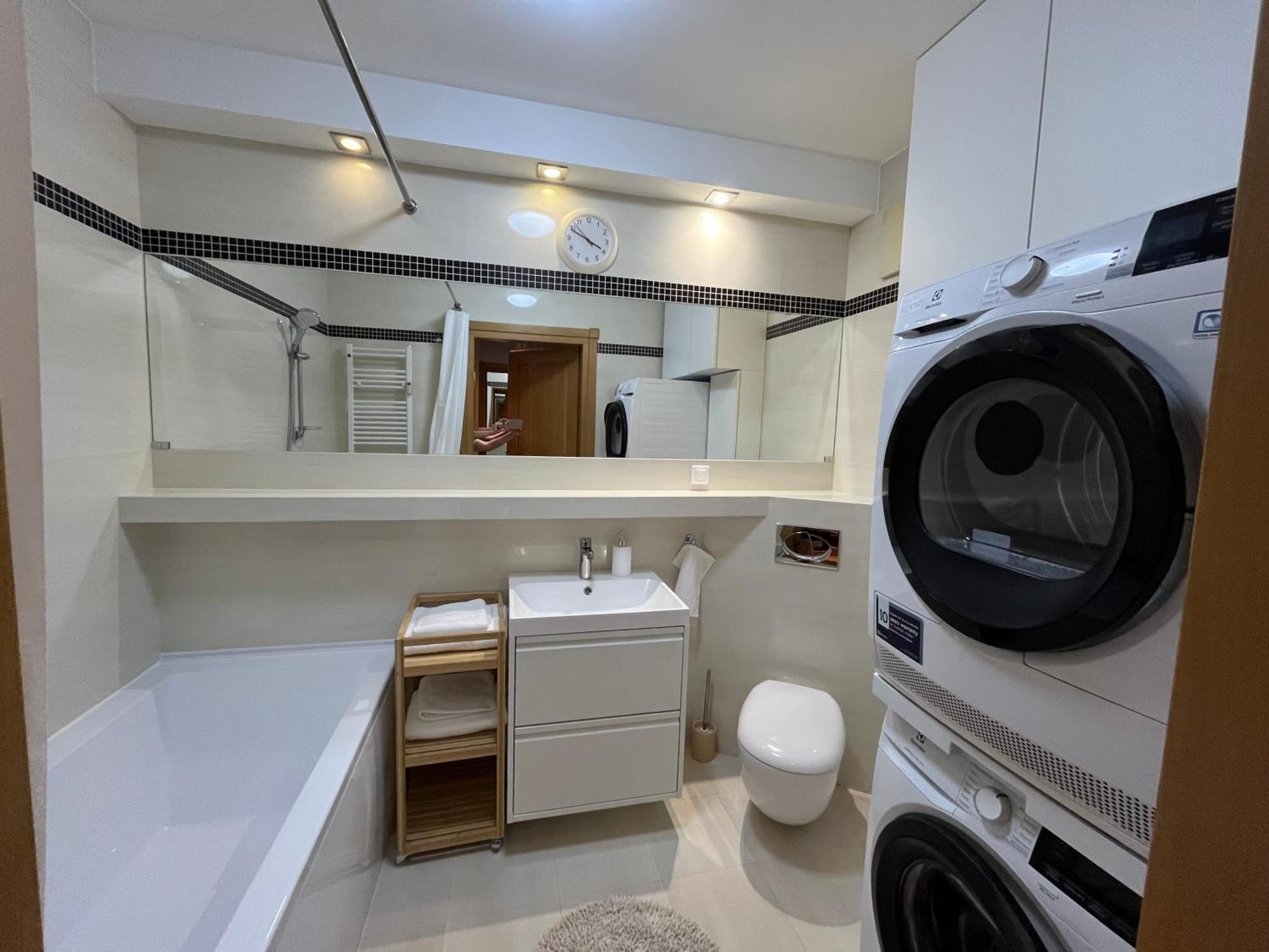 Apartment 2 Bedrooms Central Warsaw