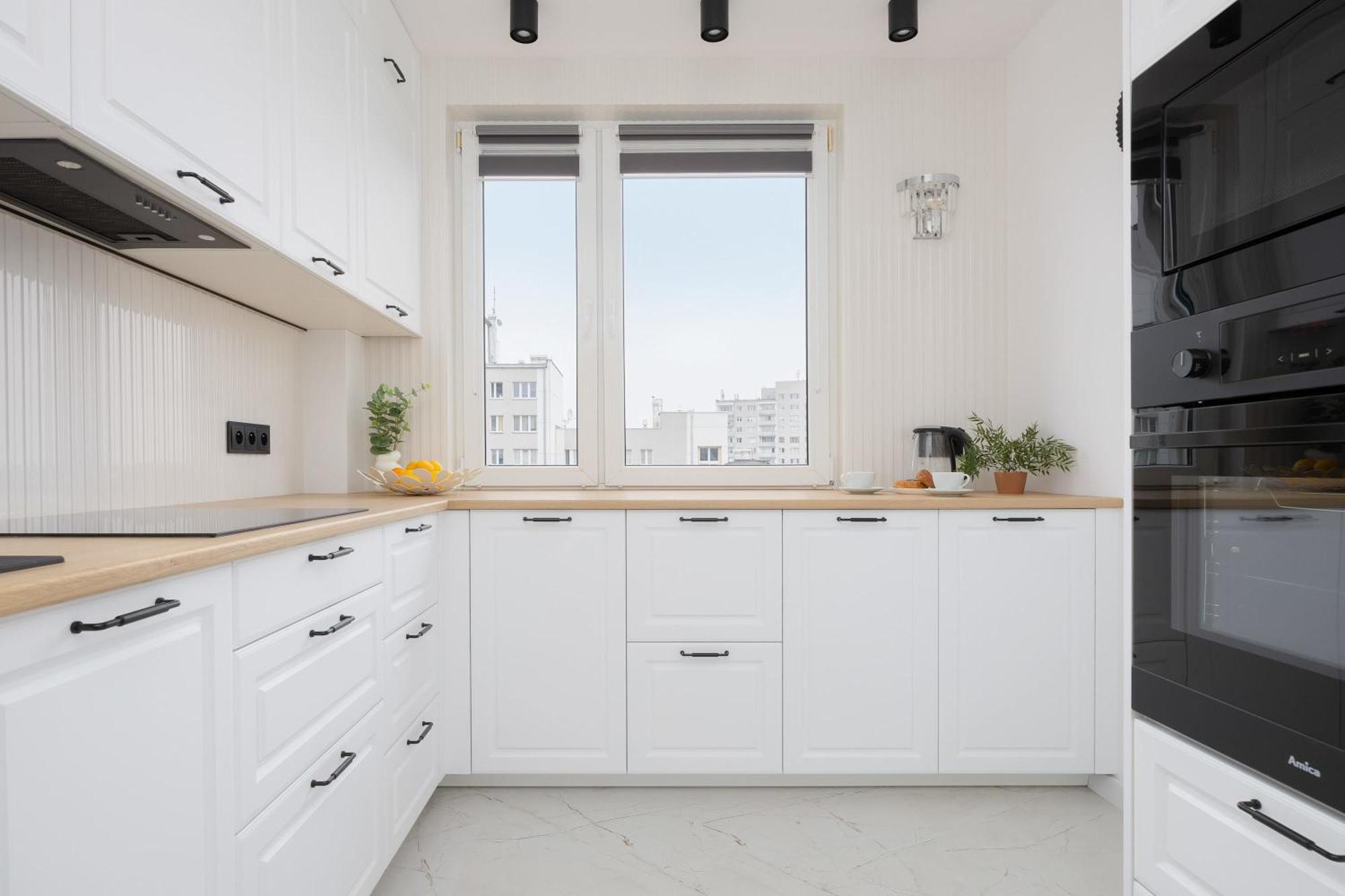 Goplanska Stylish With Balcony By Renters Apartment