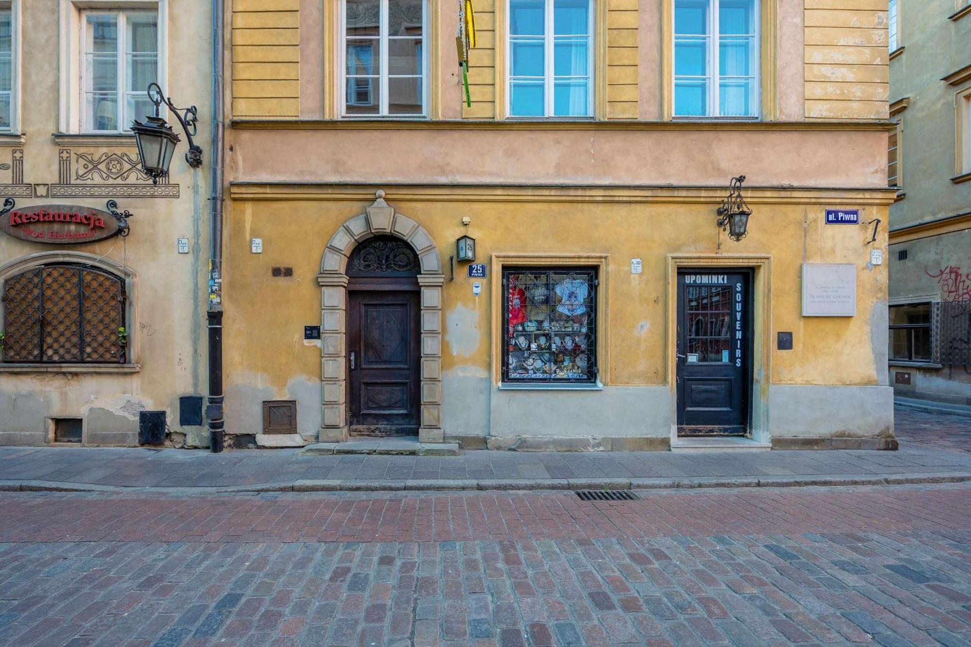 In The Old Town By Rent Like *