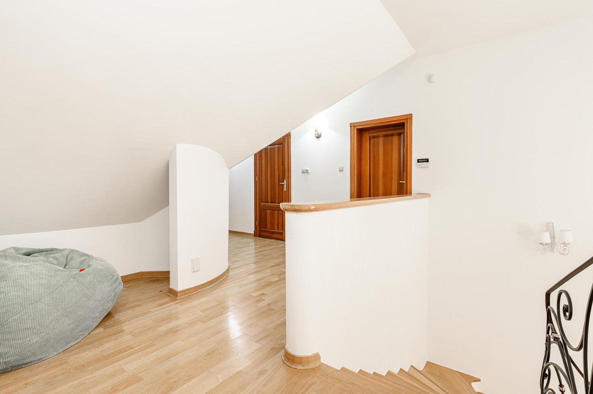 Villa Lumina Amazing House In *