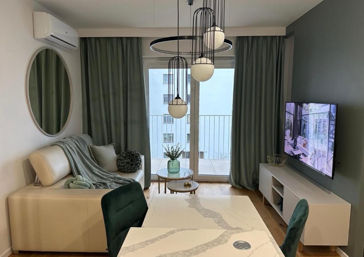Apartamento Luxury Modern Apartment,quiet Place Near To The Airport Varsóvia