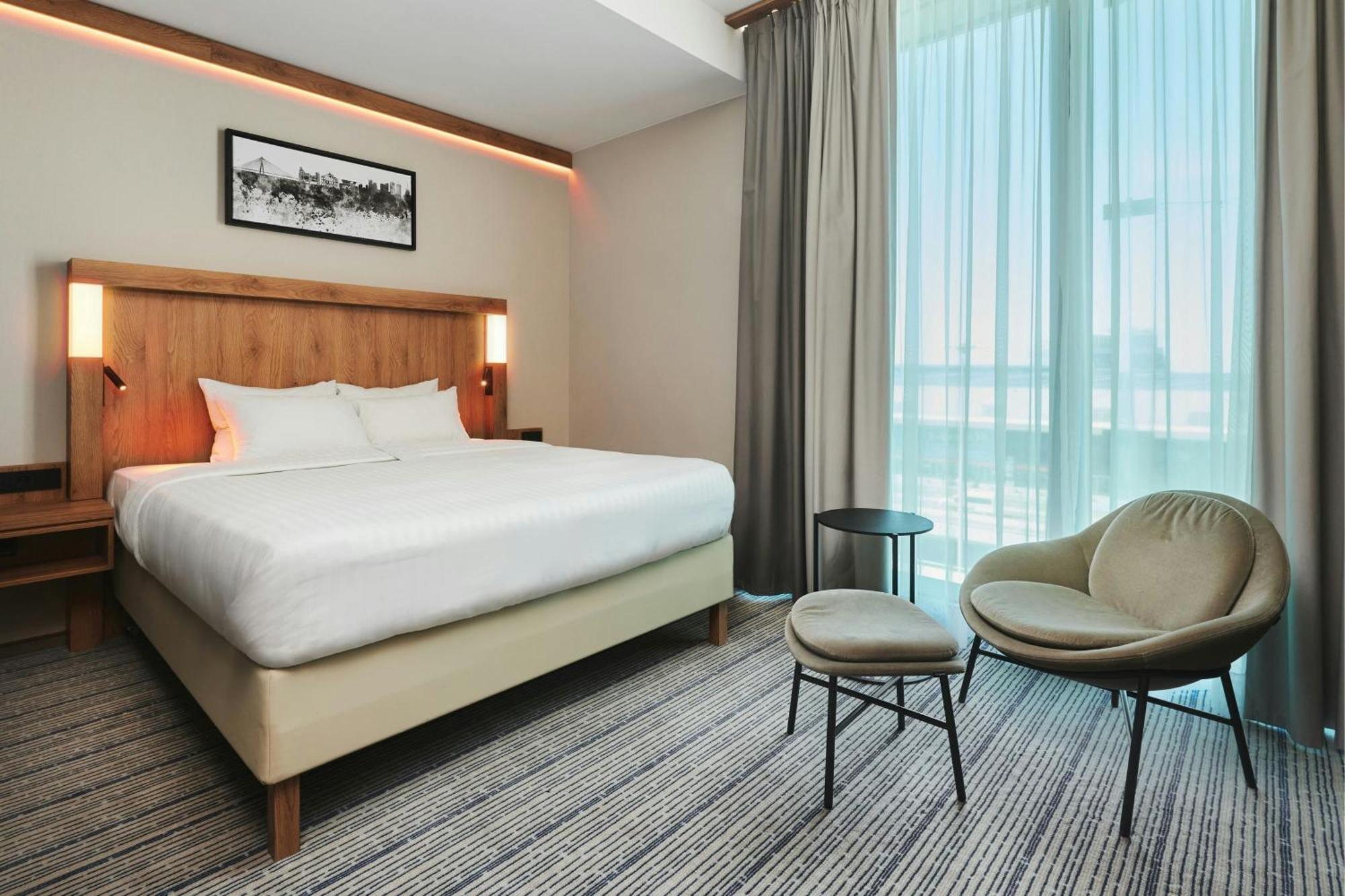 Courtyard By Marriott Airport 4*