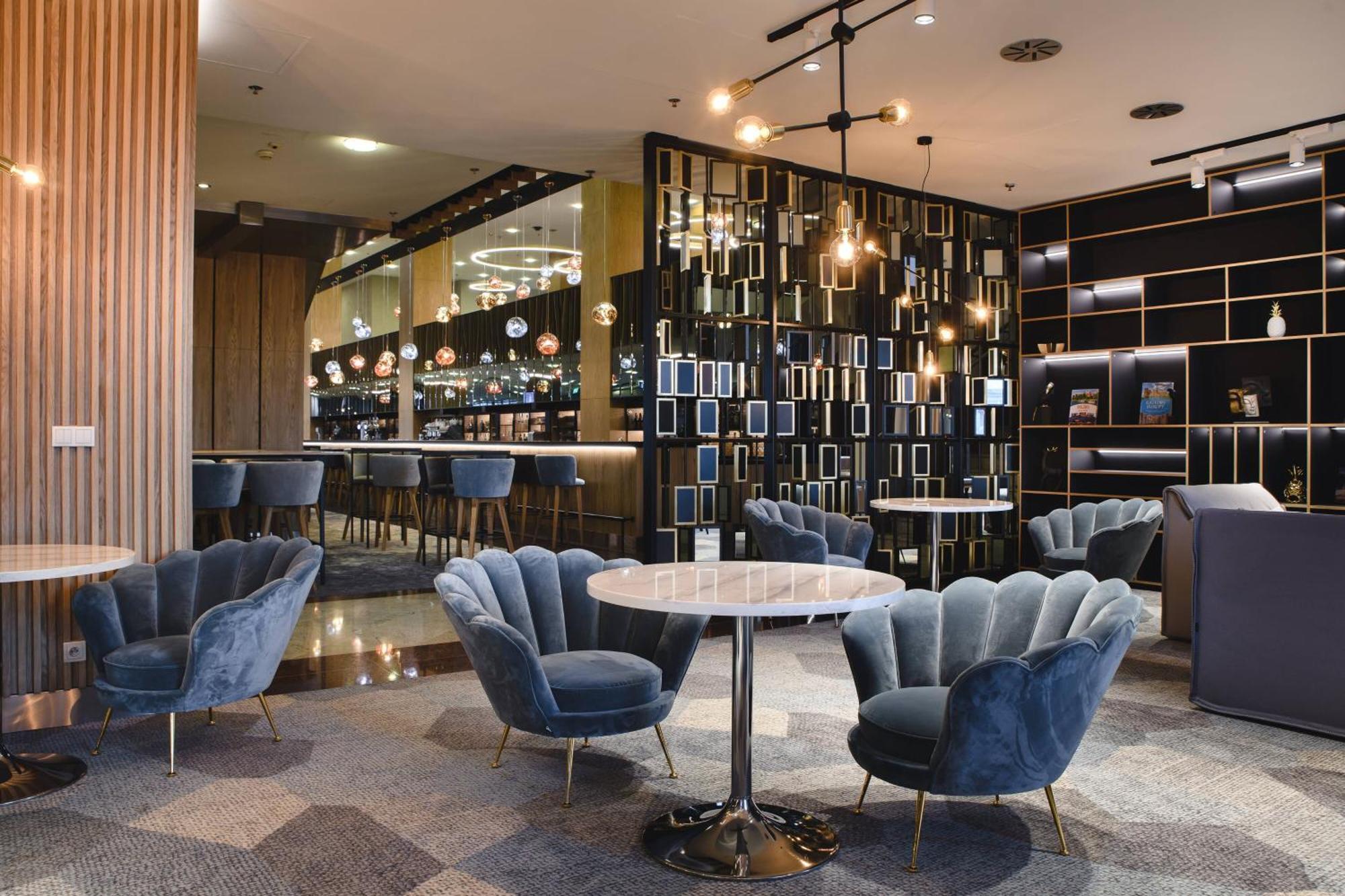 Courtyard By Marriott Airport 4* Warsaw
