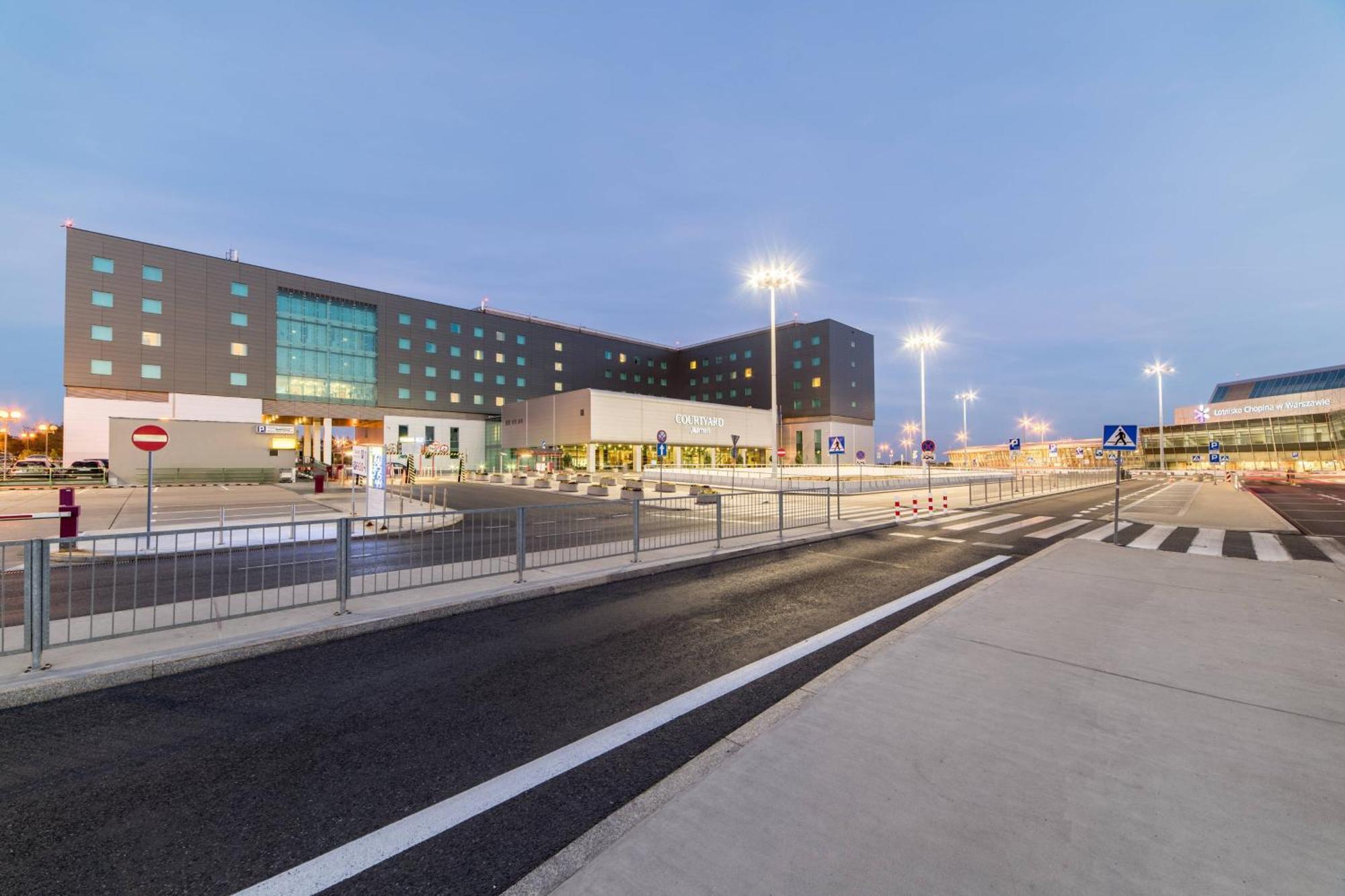 Courtyard By Marriott Airport 4*
