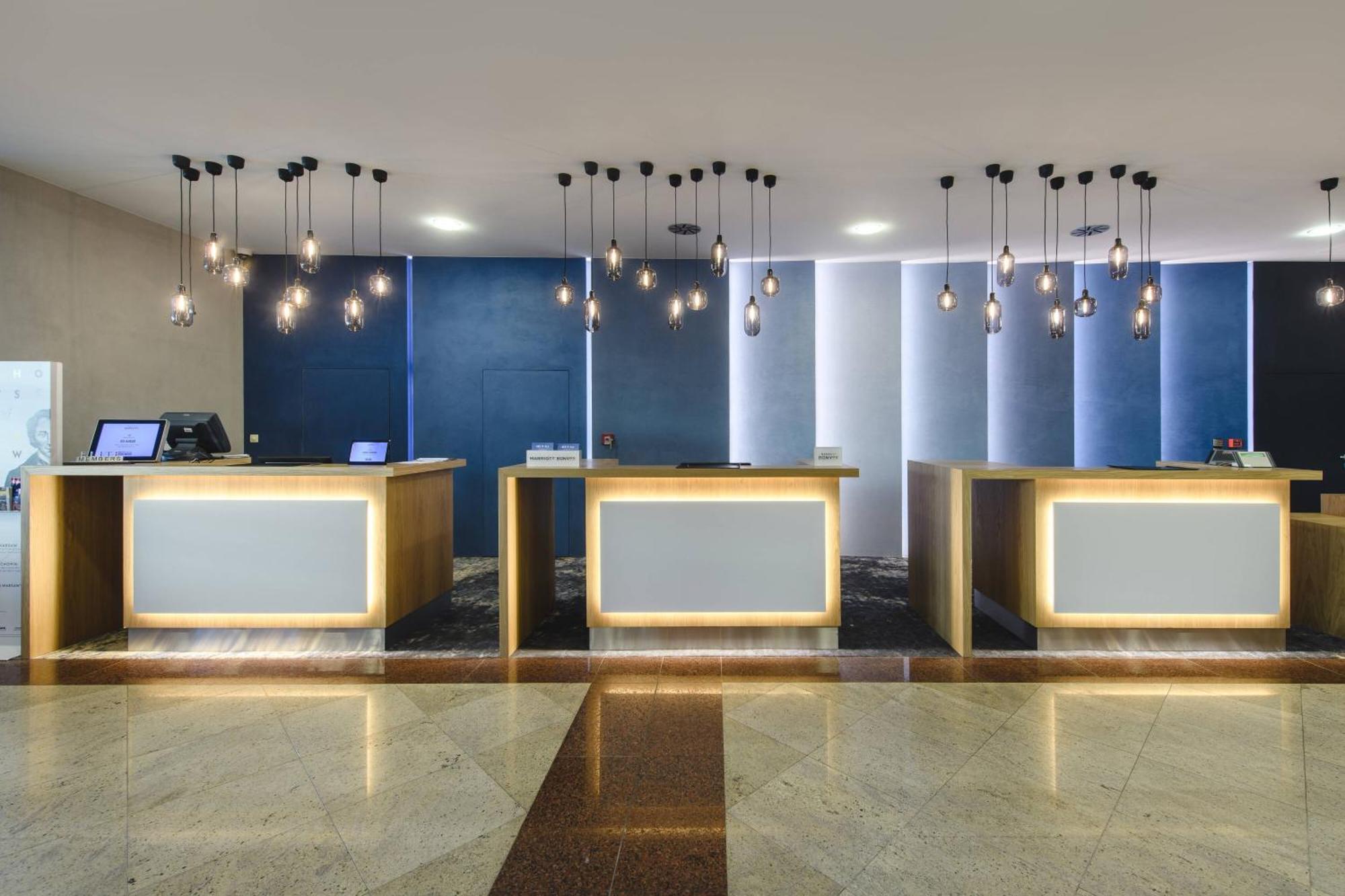Courtyard By Marriott Airport Hotel 4*