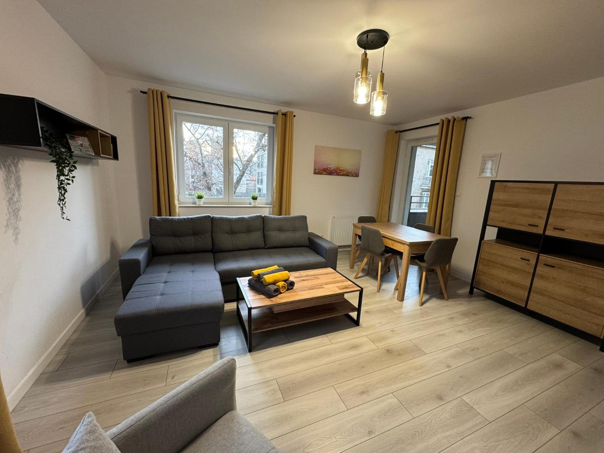 Wiosenny Kamienica Grochow With Free Parking *