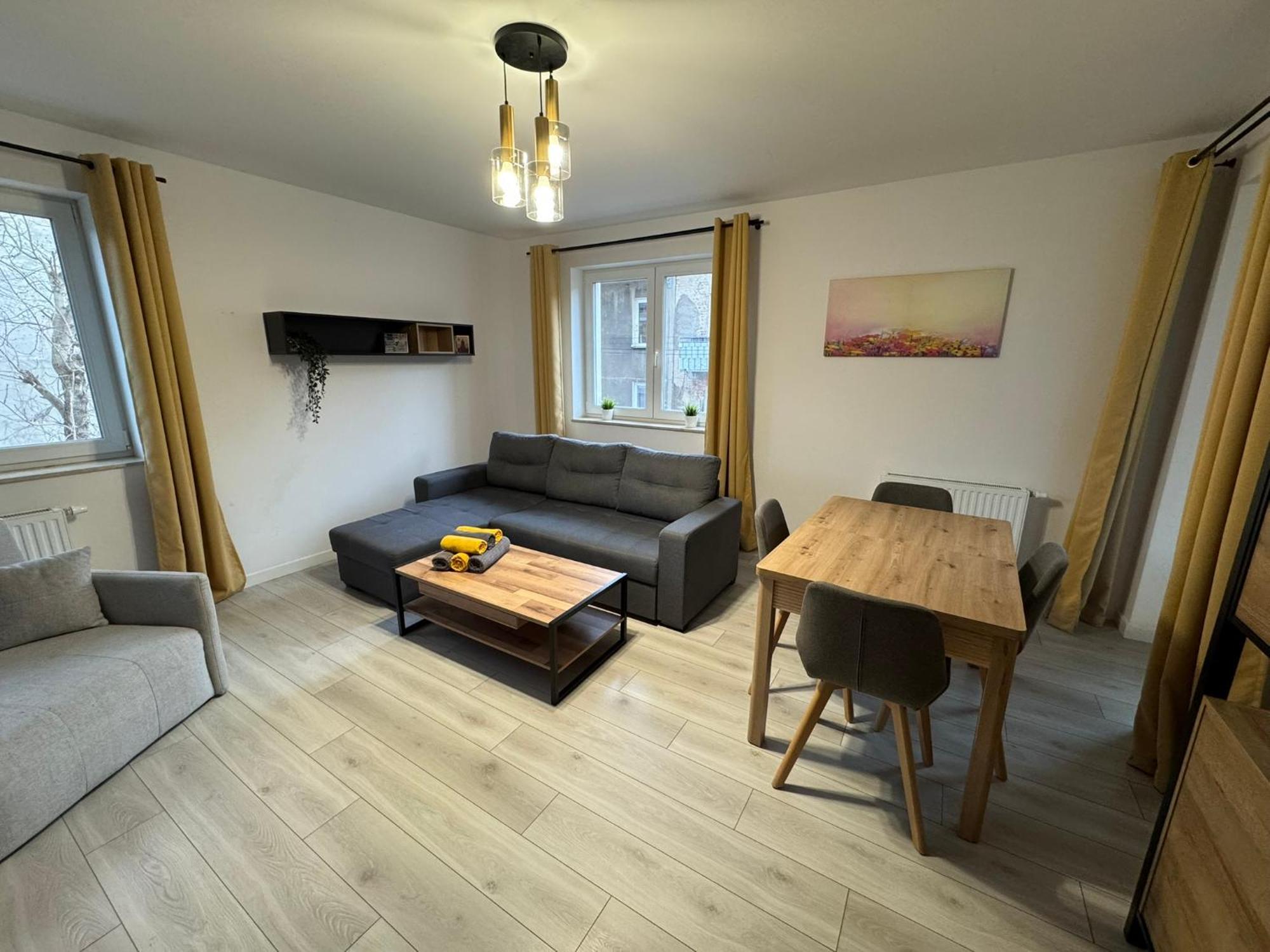 Wiosenny Kamienica Grochow With Free Parking Apartamento