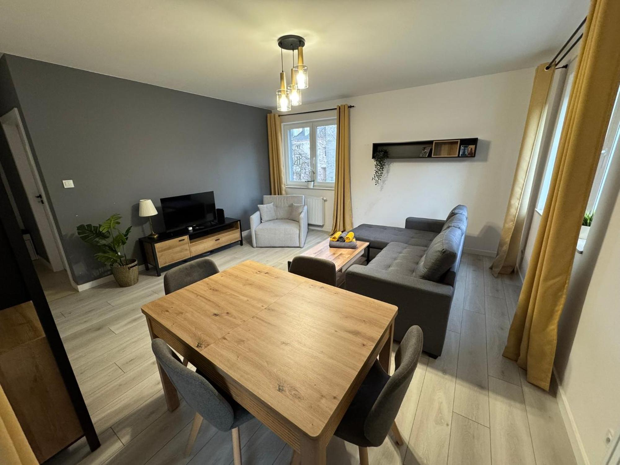 Wiosenny Kamienica Grochow With Free Parking Apartamento