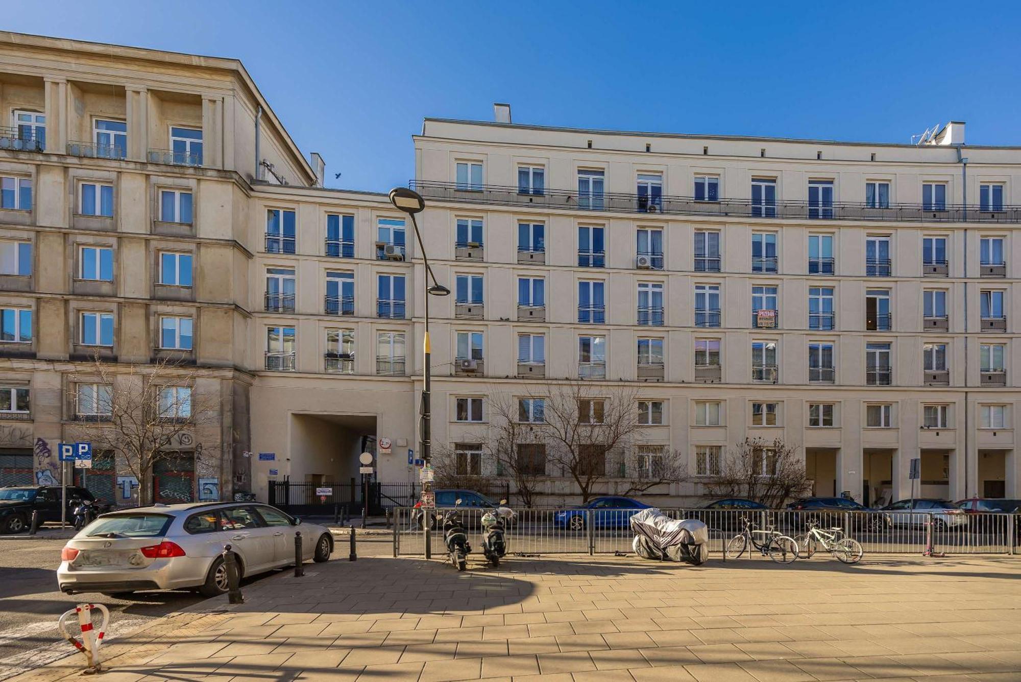 Beautiful Parking By Renters Prestige Varsóvia
