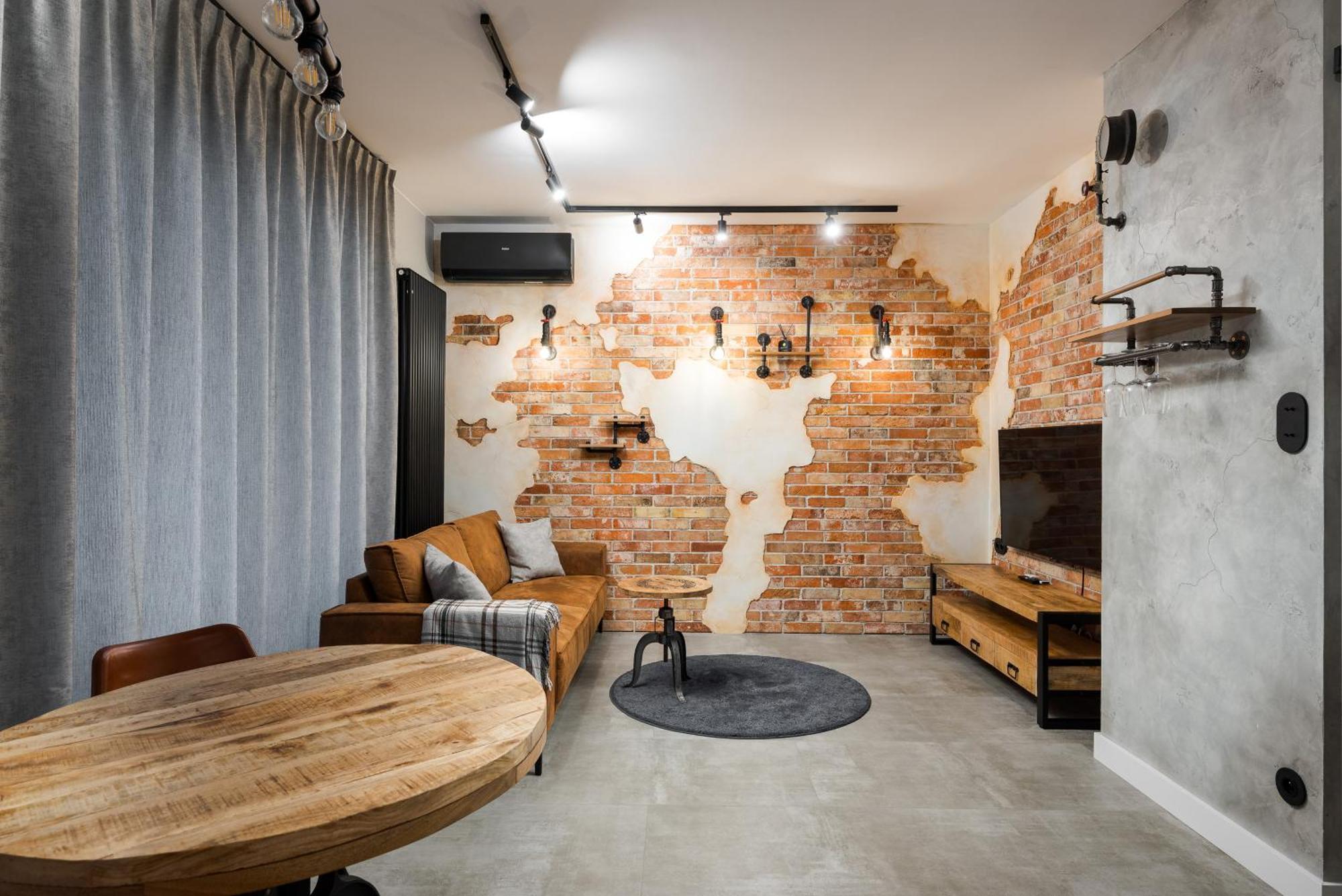 Goclaw Industrial Apartment