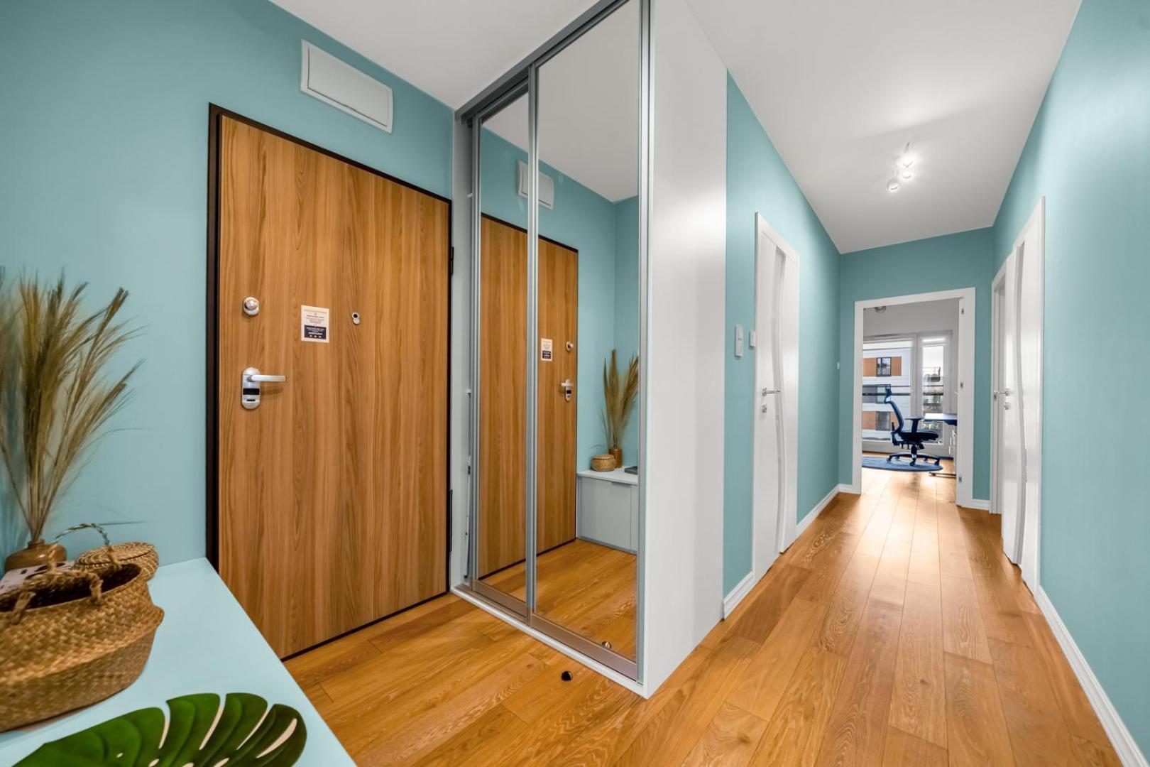 Apartment Wilanowska Prestige - 80m2, Parking & Balcony - By Rentujemy