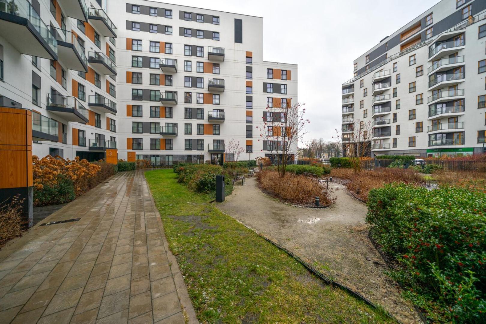 Apartment Wilanowska Prestige - 80m2, Parking & Balcony - By Rentujemy Warsaw