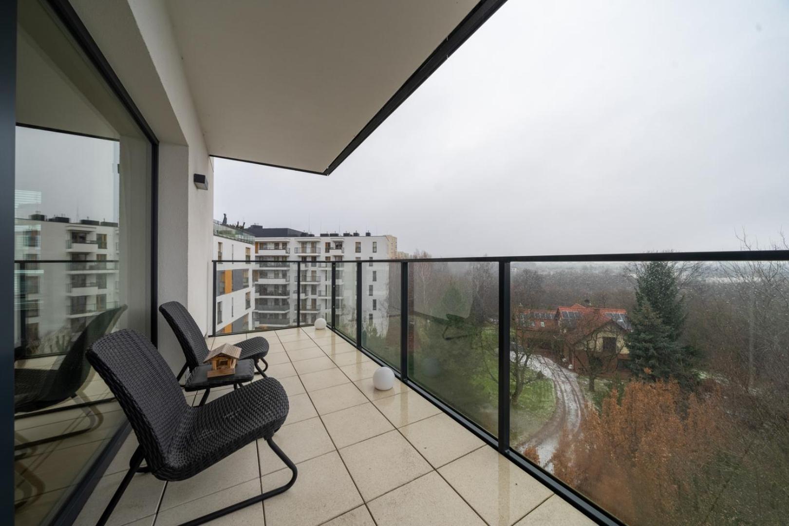 Apartment Wilanowska Prestige - 80m2, Parking & Balcony - By Rentujemy Warsaw